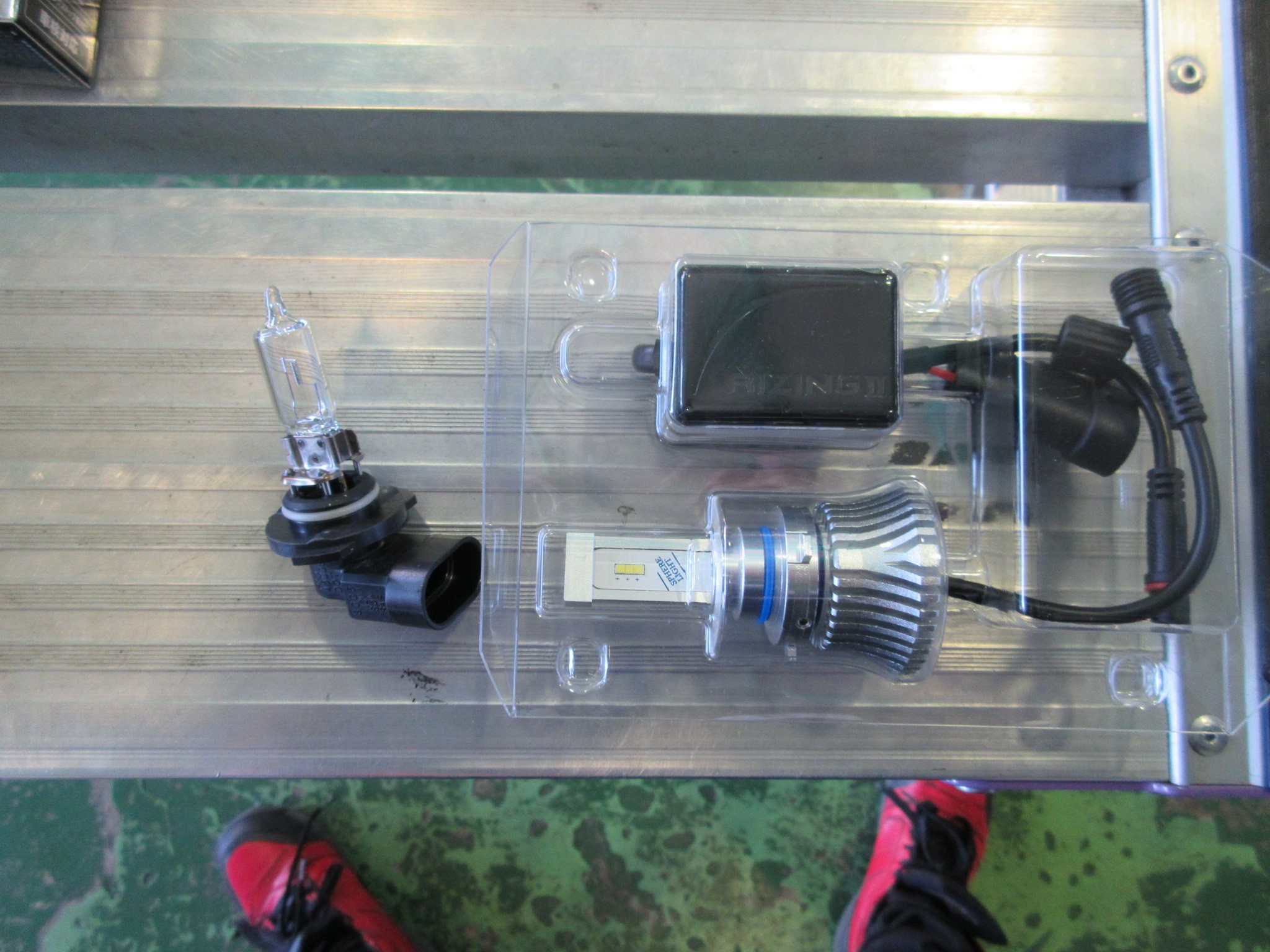 ラ　パルレ　ユニクラスター　Ｈ2DX Amazon | ADAURIS キセノン HIDヘッドライトバラストコントロール