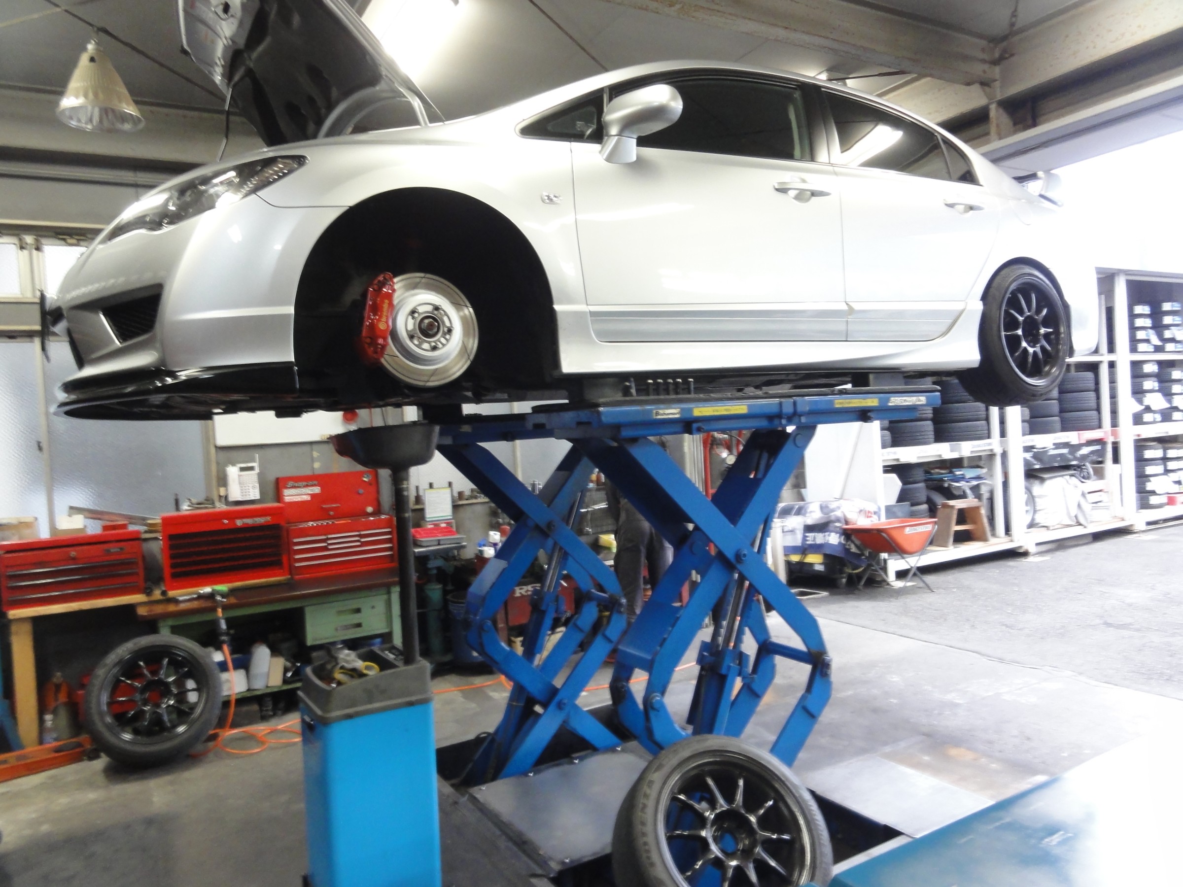 シビック タイプr Fd2 ミッションオイル交換 ホンダ シビックタイプr メンテナンス オイル バッテリー他 メンテナンス オイル バッテリー他 ミッションオイル交換 作業日誌 コクピット 川越 お店の得意技紹介