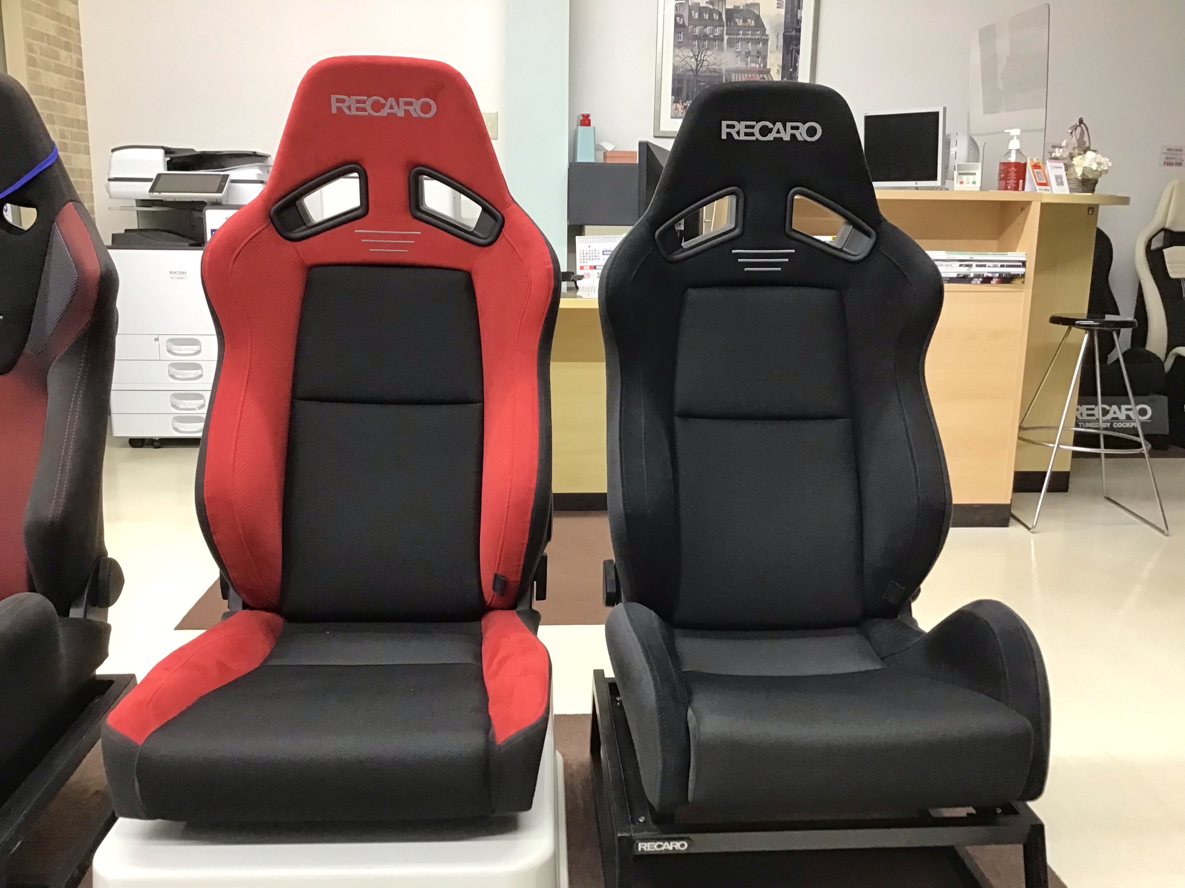 低価格で大人気の RECARO SR-11 セミバケットリクライニングシート