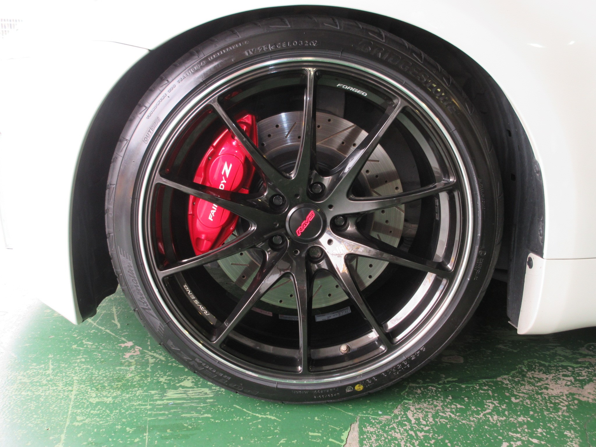 Z33タイヤ交換S007AからRE004へ | 日産 フェアレディZ タイヤ