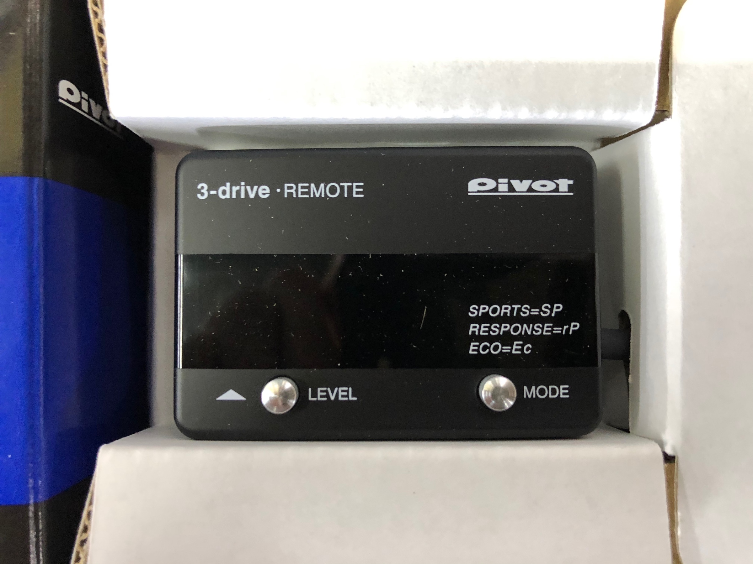 売れてます！ “ オートクルーズ付きスロコン ” PIVOT 3-drive · REMOTE