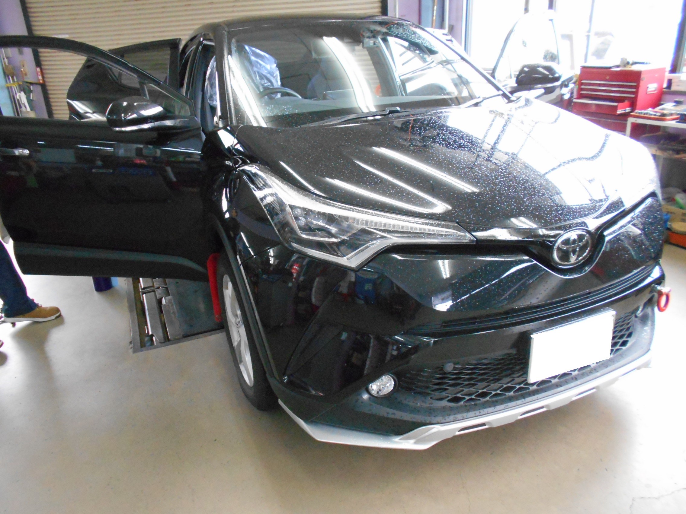 トヨタ C-HRにレカロシート取付！ NEW X6入庫中！！  ひが日記 