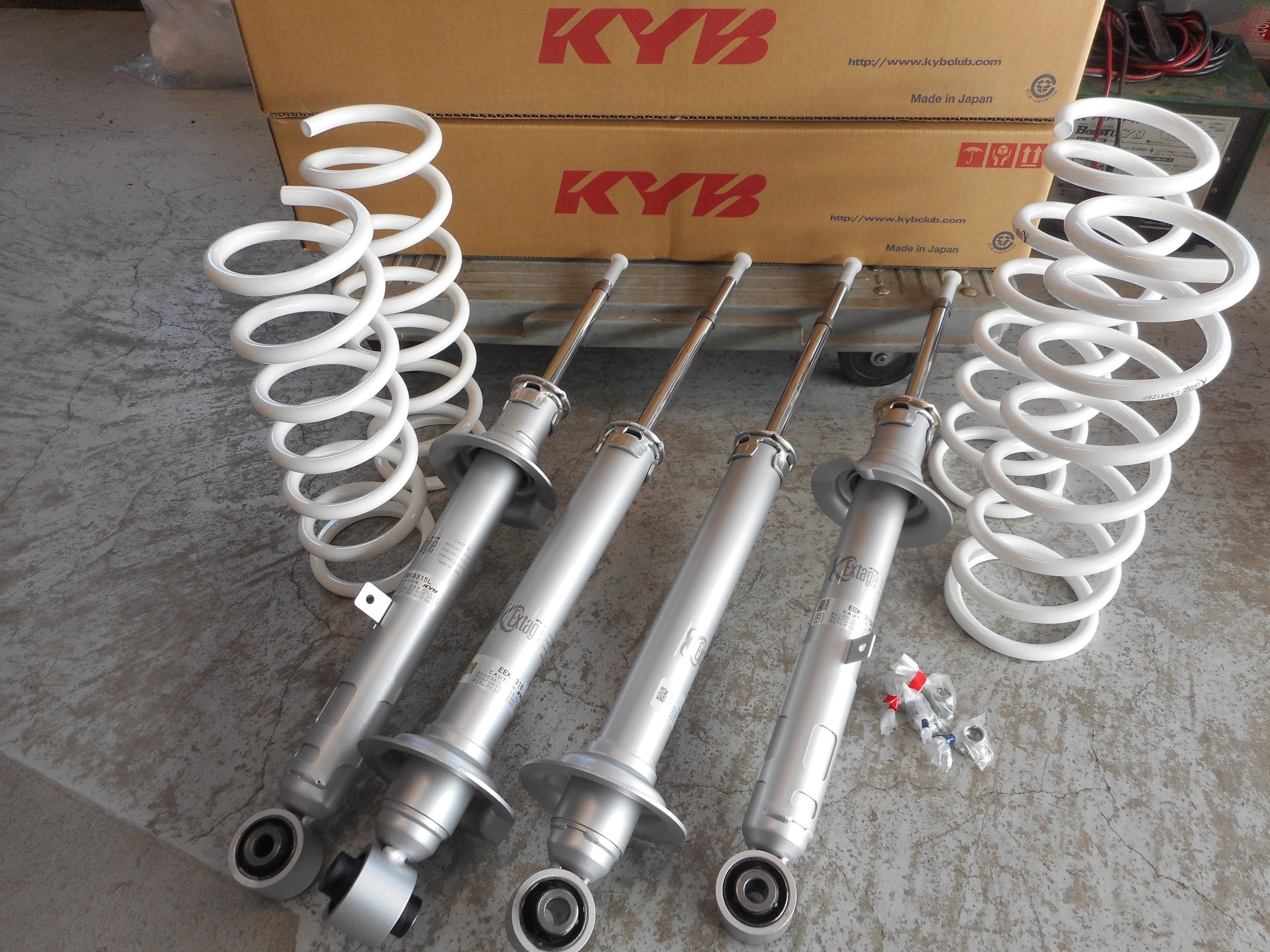 クラウン ロイヤルサルーン GRS202 足回り交換とアライメント調整