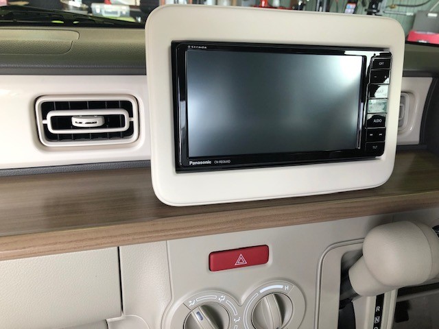 スズキ ラパン ナビ ドライブレコーダー取付 スズキ ラパン Av カーナビ ドライブレコーダー Etc Av カーナビ ドライブレコーダー Etc ナビゲーション取付 ピットレポート スタイルコクピット テクニカ 車のカスタマイズにかかわるスタッフより