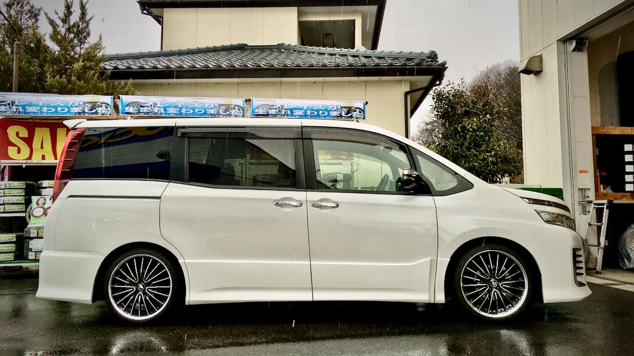 ZRR85W TOYOTA VOXY ✖ WORK SCHWERT REGNITZ（シュヴァート