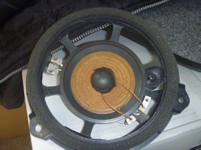 エスティマの音質向上計画 トヨタ エスティマ Av カーナビ ドライブレコーダー Etc Av カーナビ ドライブレコーダー Etc スピーカー各社取付 Av用品取り付け作業事例 コクピット 麻生 お店の取付加工事例紹介