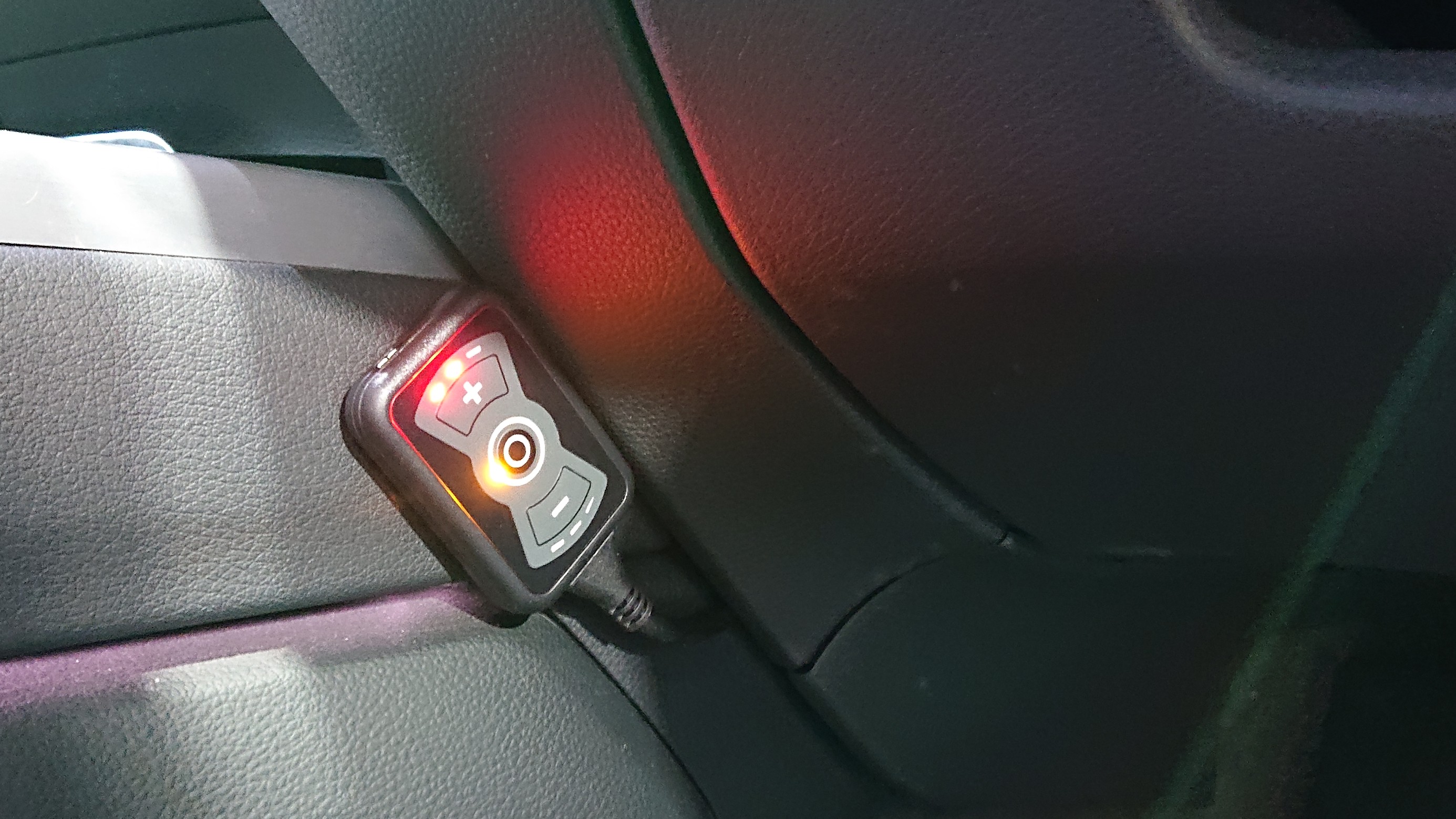 AUDI Q7 TSFI クワトロ 4MC に DTE SYSTEMS スロットル