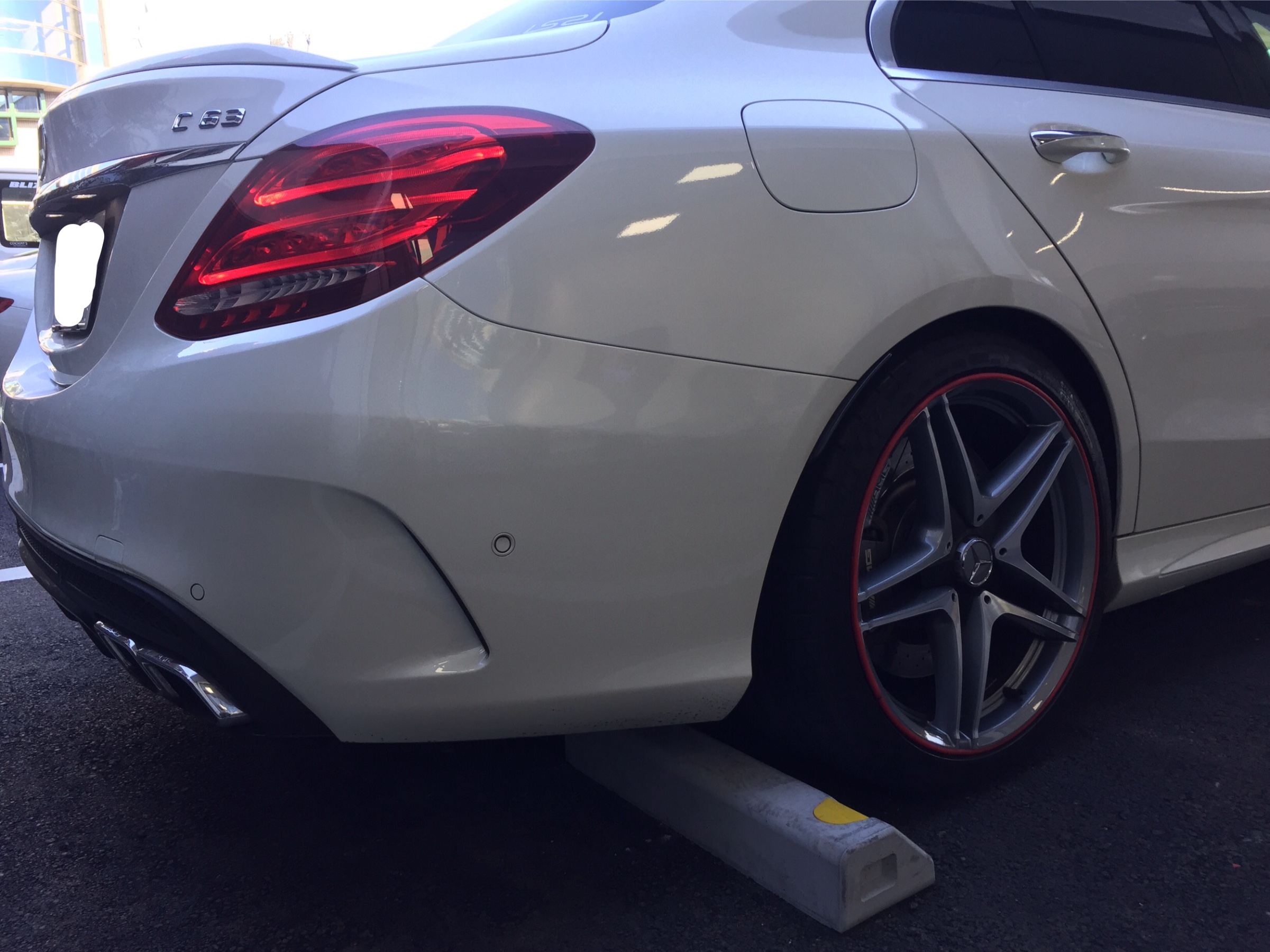W205 C63 AMG ブレーキパッド交換 | メルセデスAMG C63 その他パーツ ...