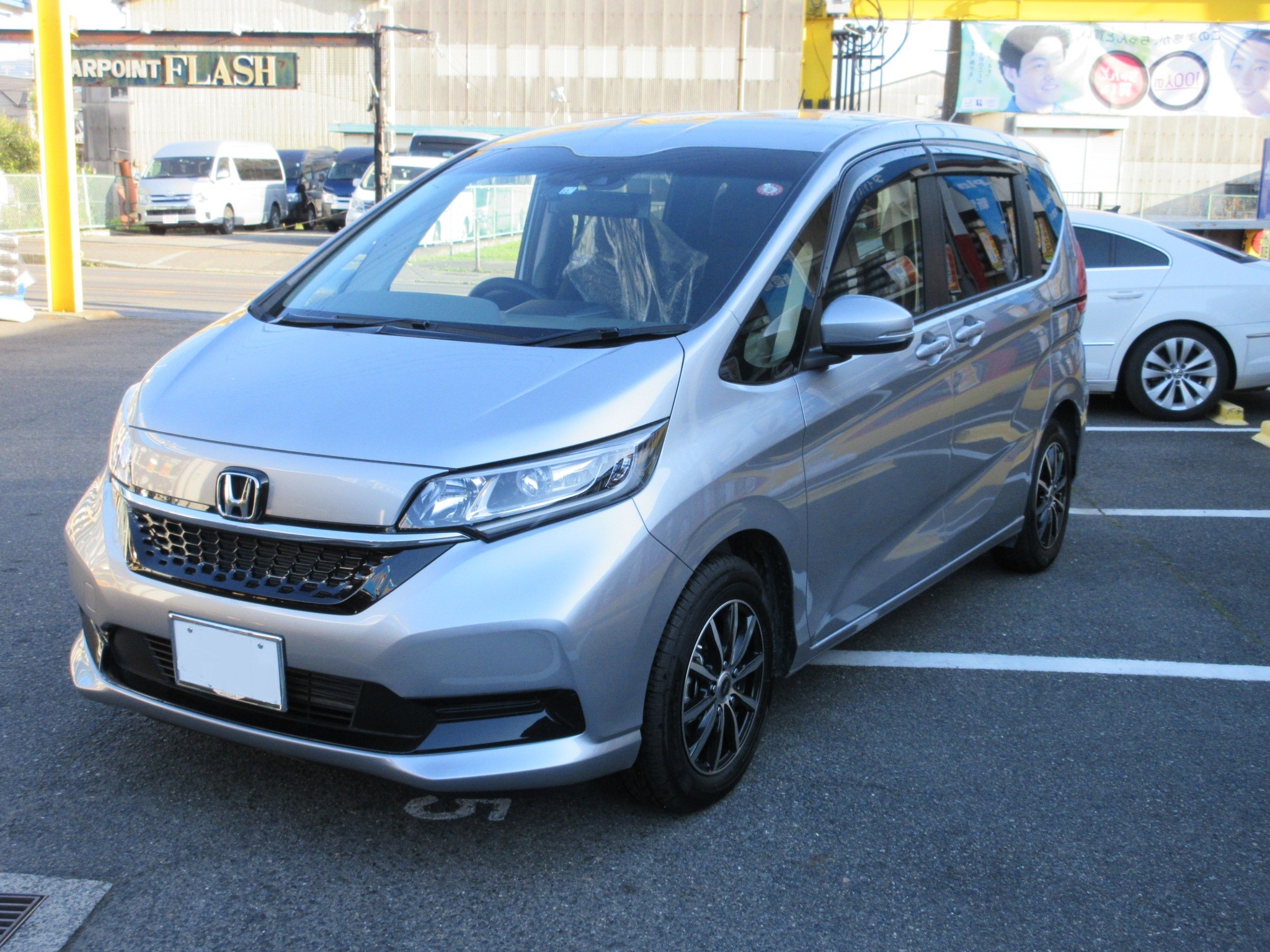 新車を買ったらホイール交換いかがです ホンダ フリード ホイール タイヤ タイヤ ホイール交換 Staff日記 コクピット さつま貝塚 車のカスタマイズにかかわるスタッフより