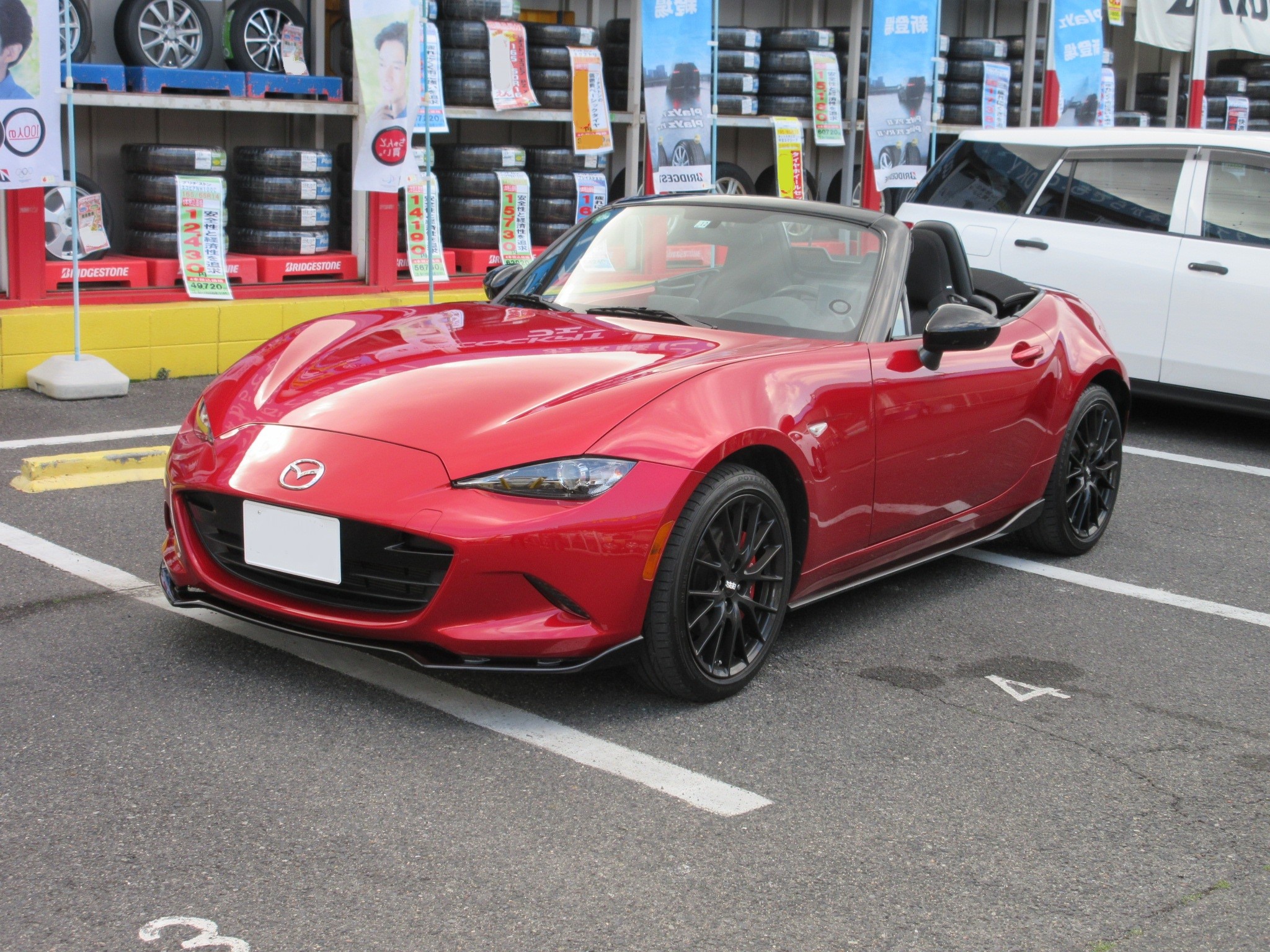 レアカー マツダmx 5ミアータ来店 マツダ ロードスター Staff日記 コクピット さつま貝塚 車 のカスタマイズにかかわるスタッフより
