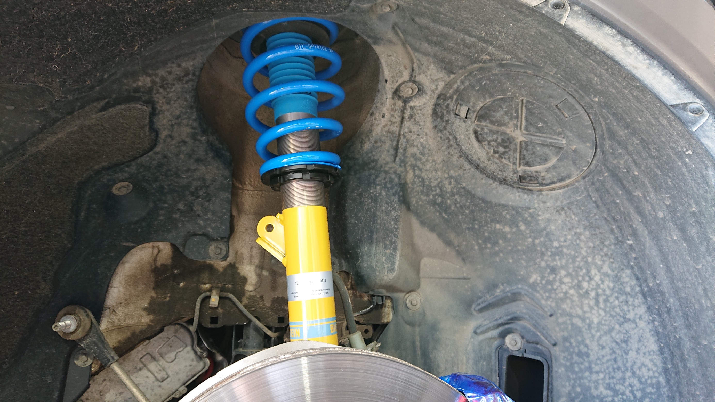 ビルシュタイン B14キット 取付と 4輪アライメント調整作業