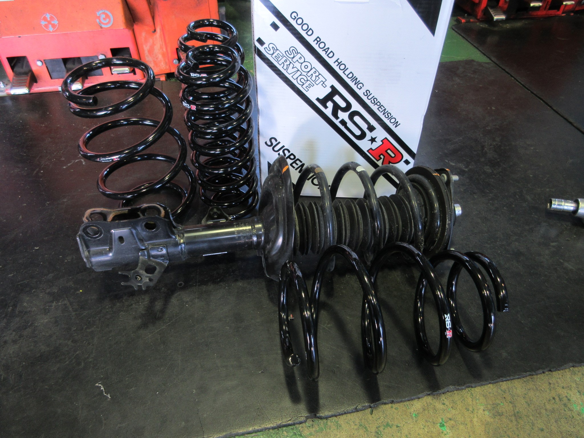 axvh70 カムリ用　ダウンサス RS-R_Ti2000 DOWN]AXVH70 カムリ_Gレザーパッケージ(2WD_2500