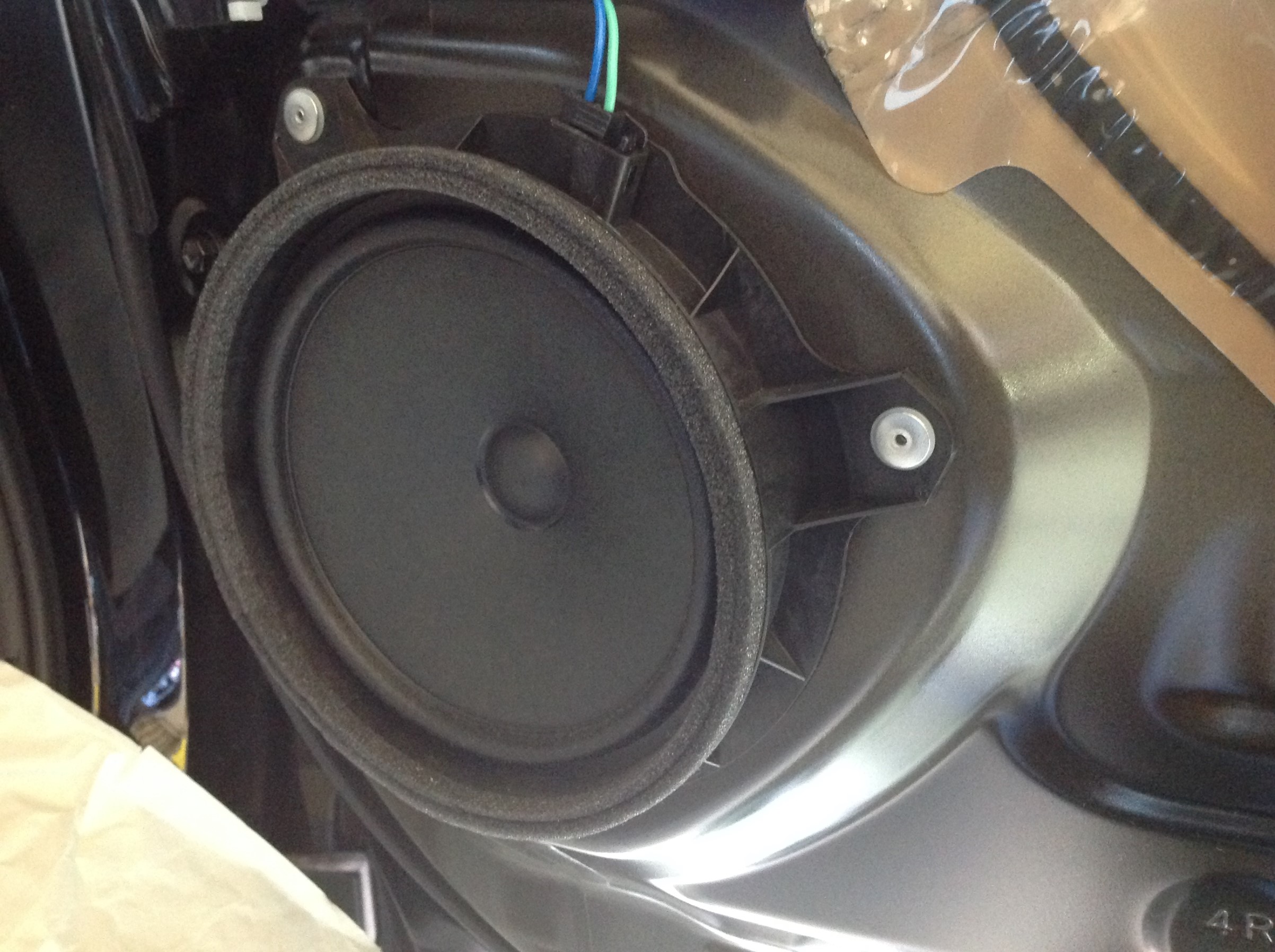 80系voxyさん スピーカー交換です トヨタ ヴォクシー Av カーナビ ドライブレコーダー Etc Av カーナビ ドライブレコーダー Etc オーディオ取付 スタッフ日記 コクピット きねいわ 車のカスタマイズにかかわるスタッフより