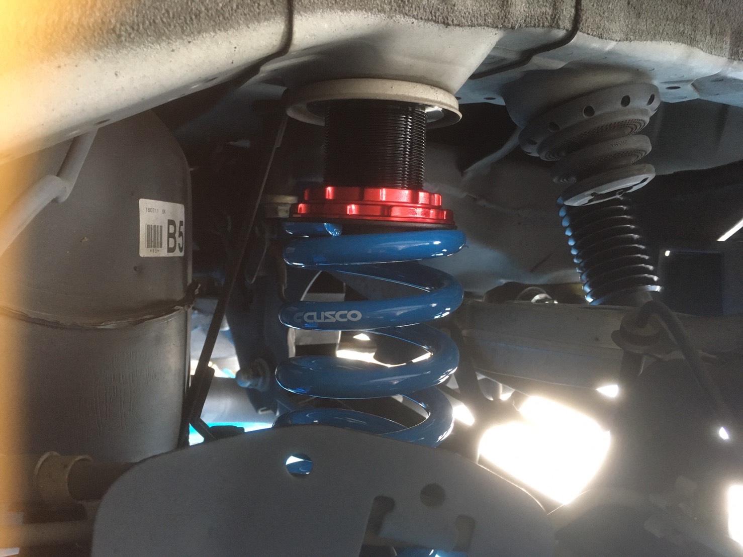 日産 エクストレイル 車高調取り付け 日産 エクストレイル カスタマイズ日記 コクピット 相模原 車のカスタマイズにかかわるスタッフより