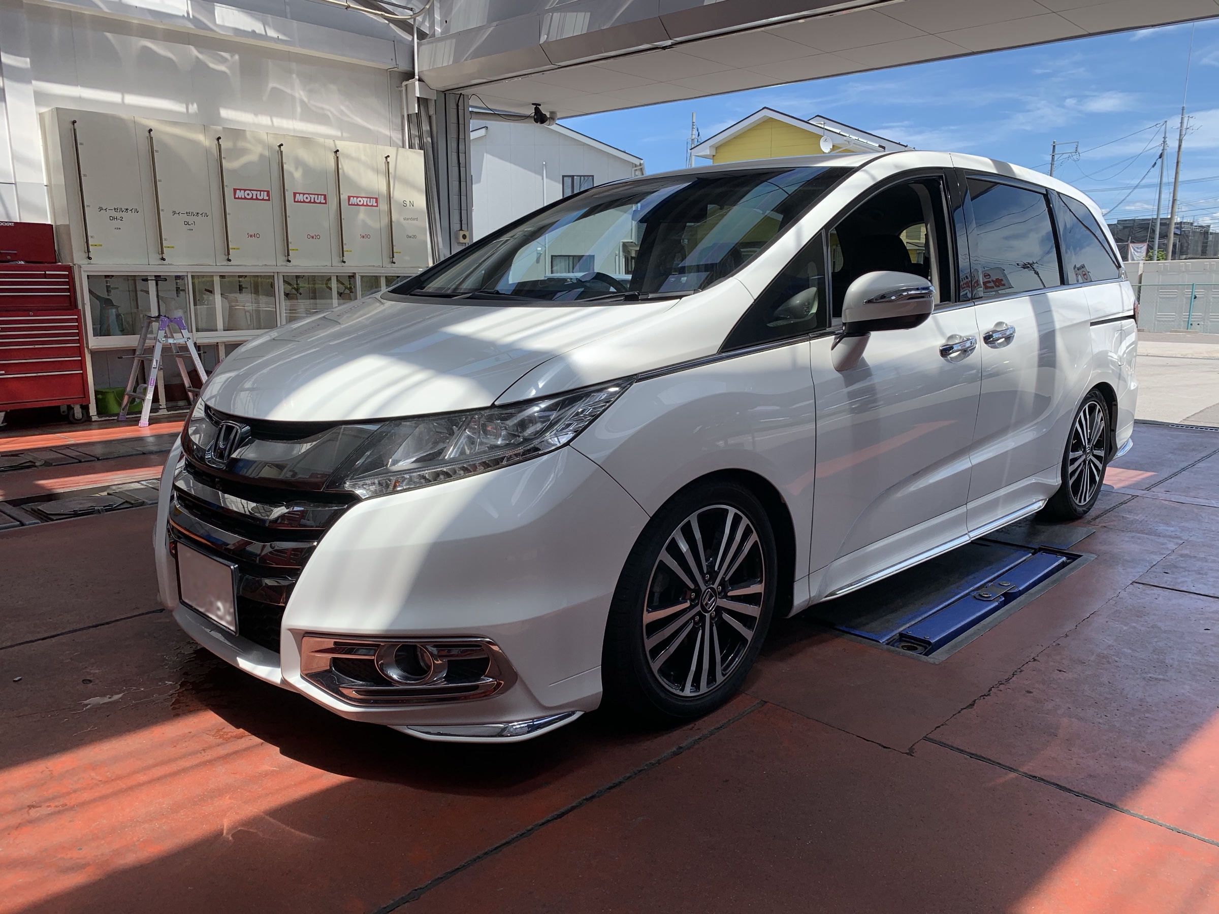 オデッセイ 電動ファンモーター交換 スタッフ 日記 コクピット 荒井 車のカスタマイズにかかわるスタッフより