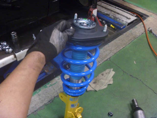 似て非なる1台 トヨタ アルファード 足まわり サスペンション ブレーキ 足まわり サスペンション ブレーキ サスペンションパーツ関連取付 アフターパーツ取り付け事例 コクピット 麻生 お店の得意技紹介