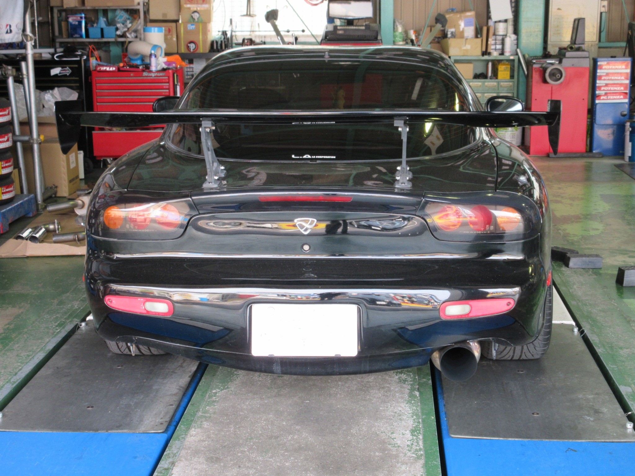 RX-7（FD3S） リヤマフラー交換 | マツダ RX-7 吸・排気系 吸・排気系