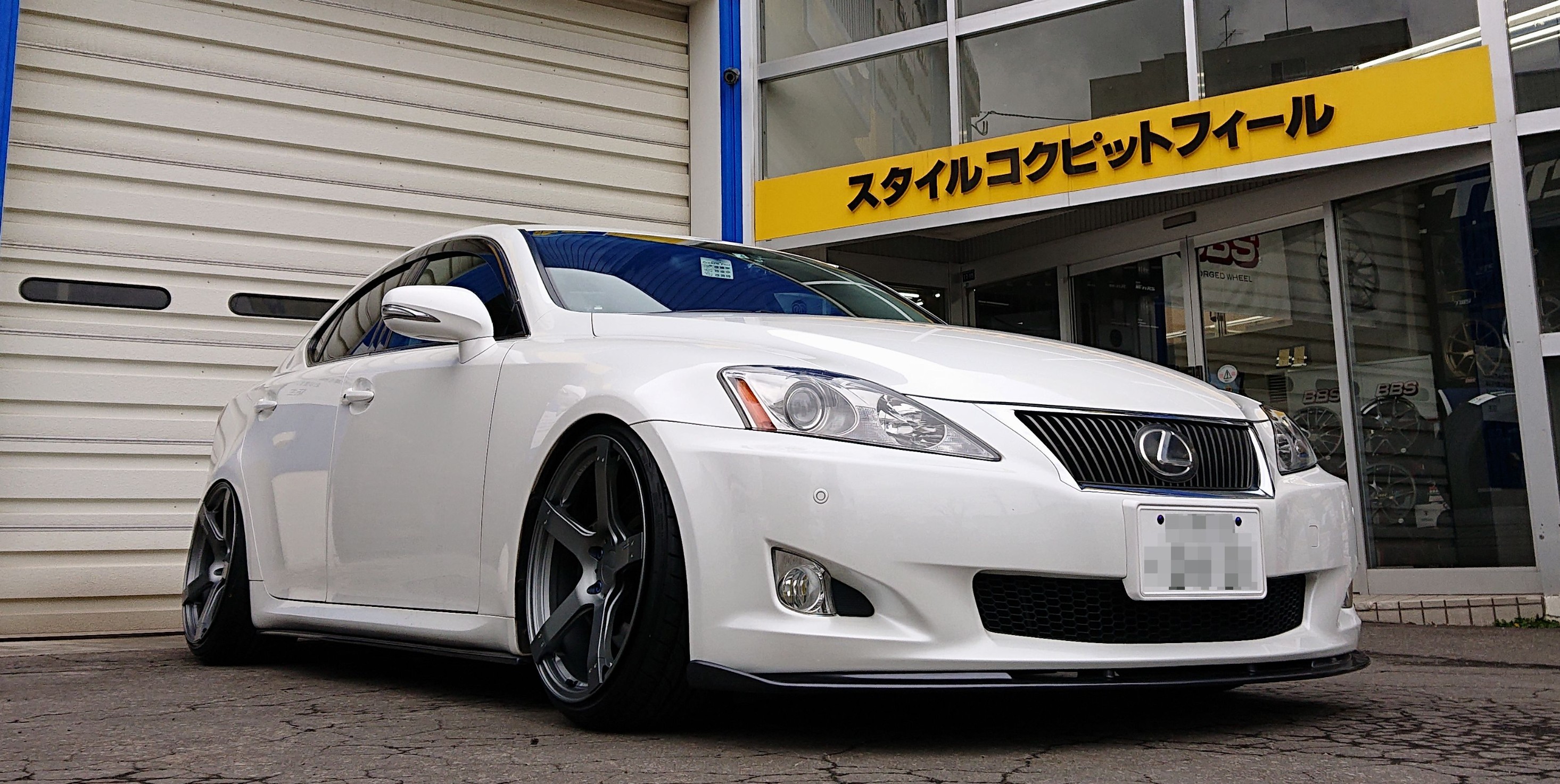 サンダル太郎レクサス ホイール① サンダル太郎レクサス ホイール① サンダーボルト 鍛造チタニウム