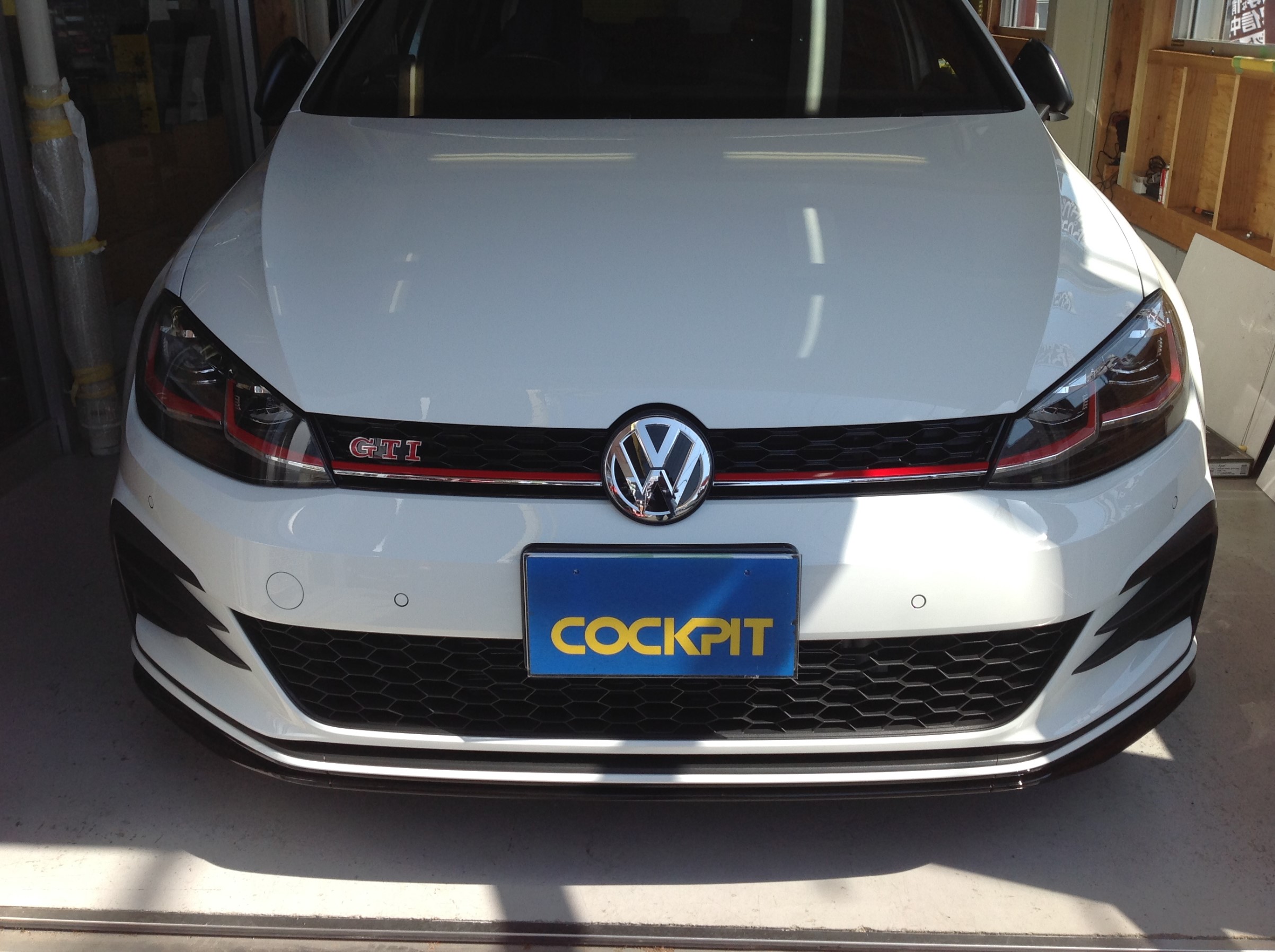 3種のvw Gti ラストはgolf Gtiさん 前編 フォルクスワーゲン ゴルフ7 Gti タイヤ タイヤ タイヤ ホイール交換 スタッフ日記 コクピット きねいわ 車のカスタマイズにかかわるスタッフより
