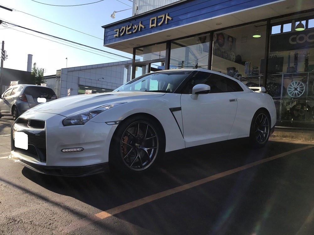 R35 Gt R Hks車高調 Trustマフラー スタッフ日記 コクピットロフト 長岡川崎店 車のカスタマイズにかかわるスタッフより