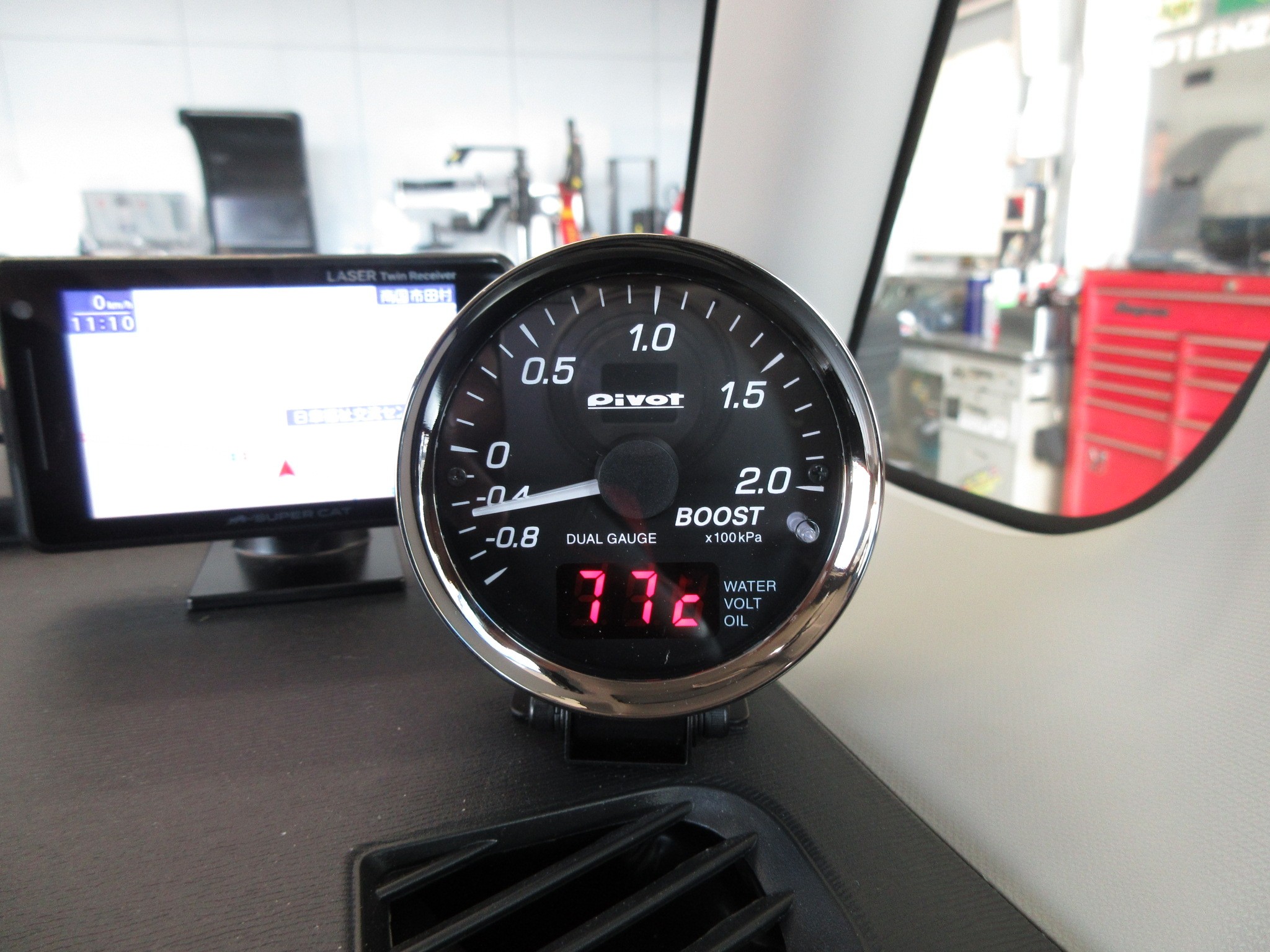 このブースト計ならサブコン付きでもokです La600sタントカスタムに Pivot Dpb X2 の取り付け ダイハツ タントカスタム 店長アサコのブログ コクピット 55 車のカスタマイズにかかわるスタッフより