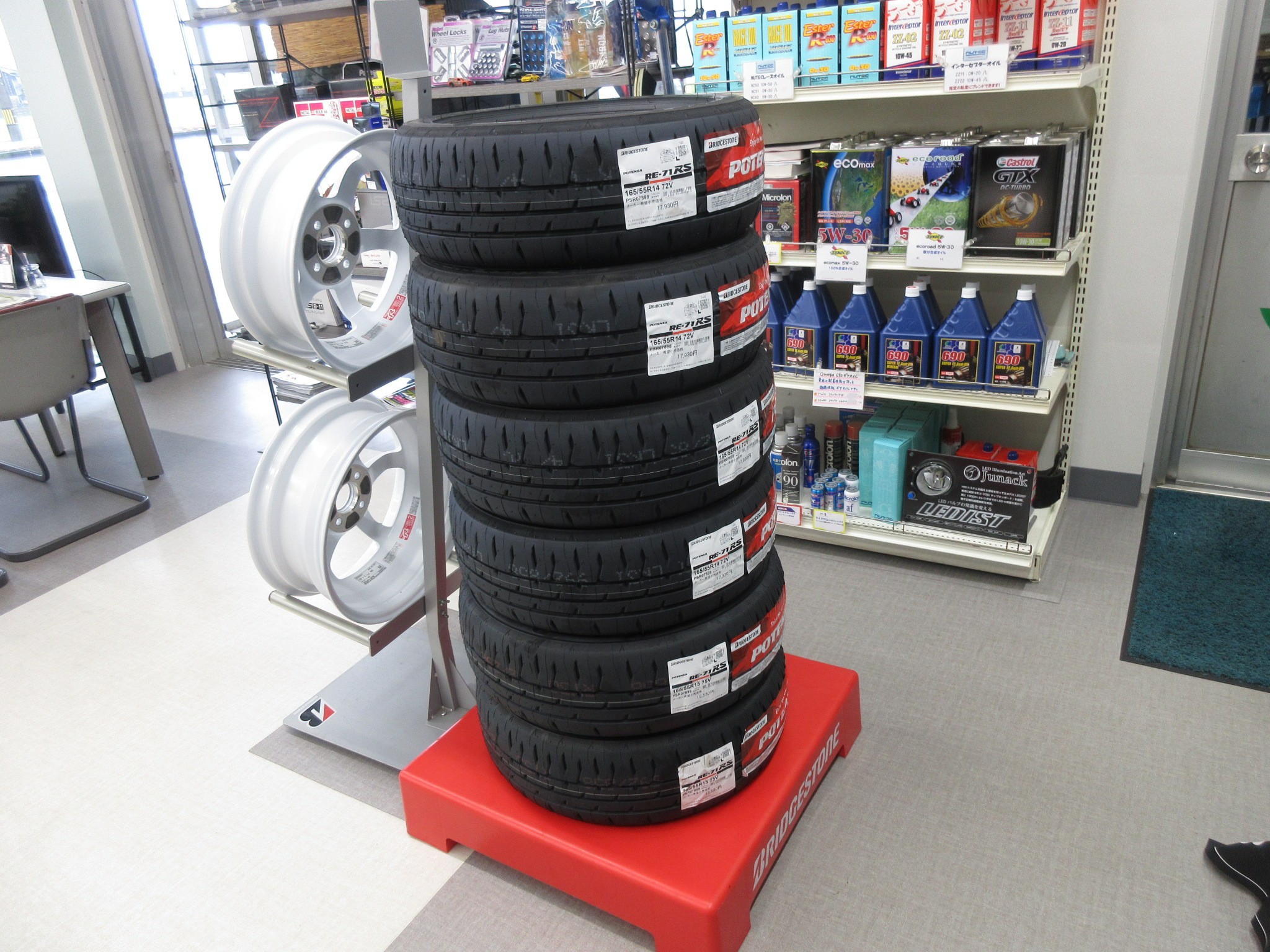 いま話題の「POTENZA RE-71RS」軽カー用の新サイズがさらに追加され