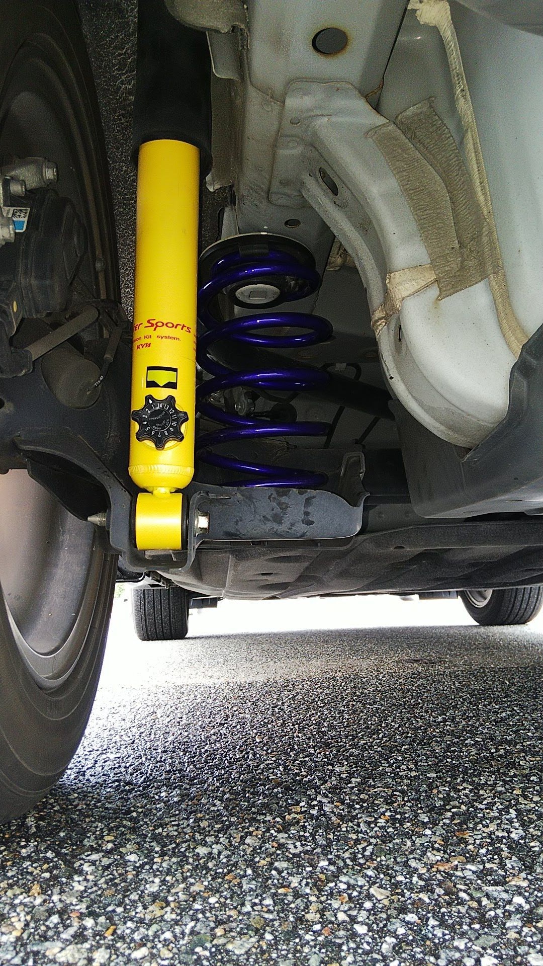 ヴェゼルにKYBのショック・バネキットです。 | ホンダ ヴェゼル 足