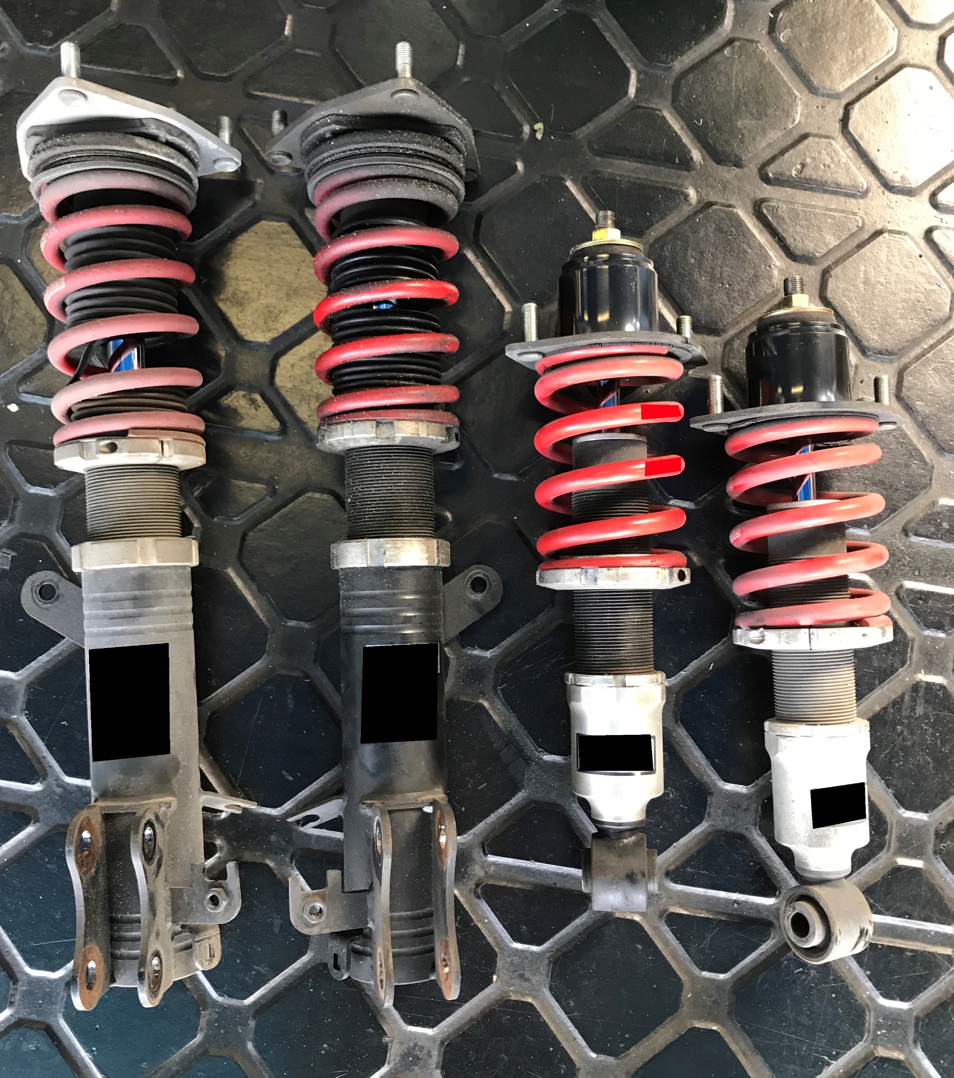 テイン車高調 取り付け スタッフ日記 スタイルコクピット ズーム 車のカスタマイズにかかわるスタッフより