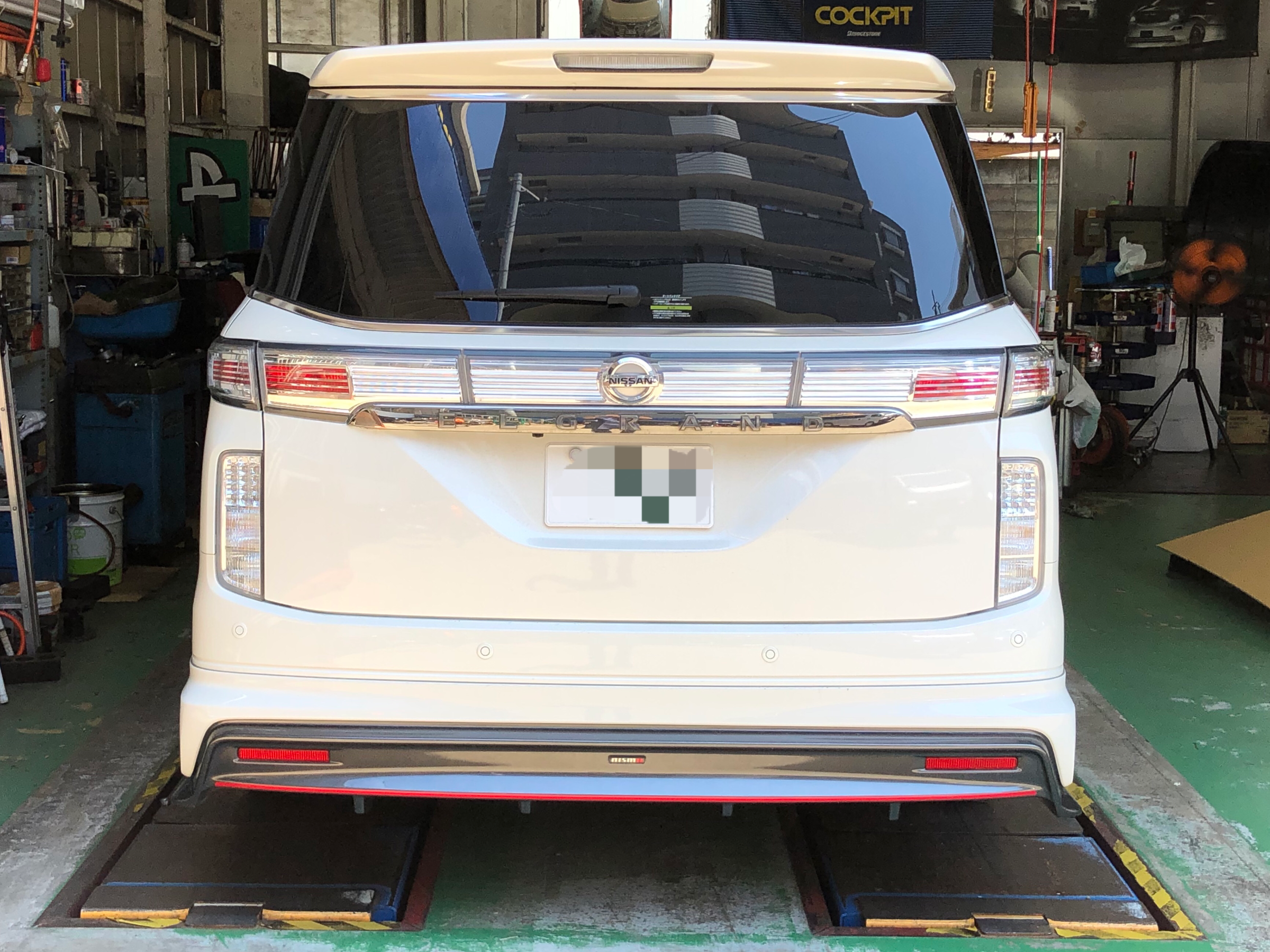 日産 E52 エルグランド 社外 書き出し センターマフラー