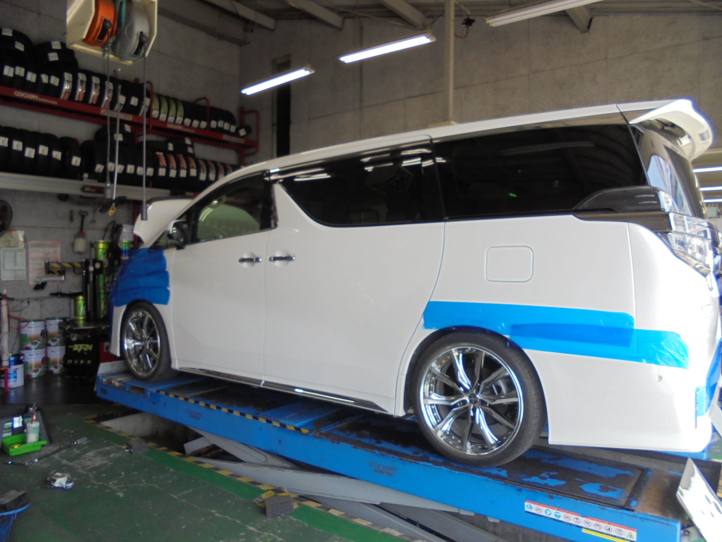 30系ヴェルファイア パーフェクトダンパー取付 スタッフ日記 コクピット 白樺 車のカスタマイズにかかわるスタッフより