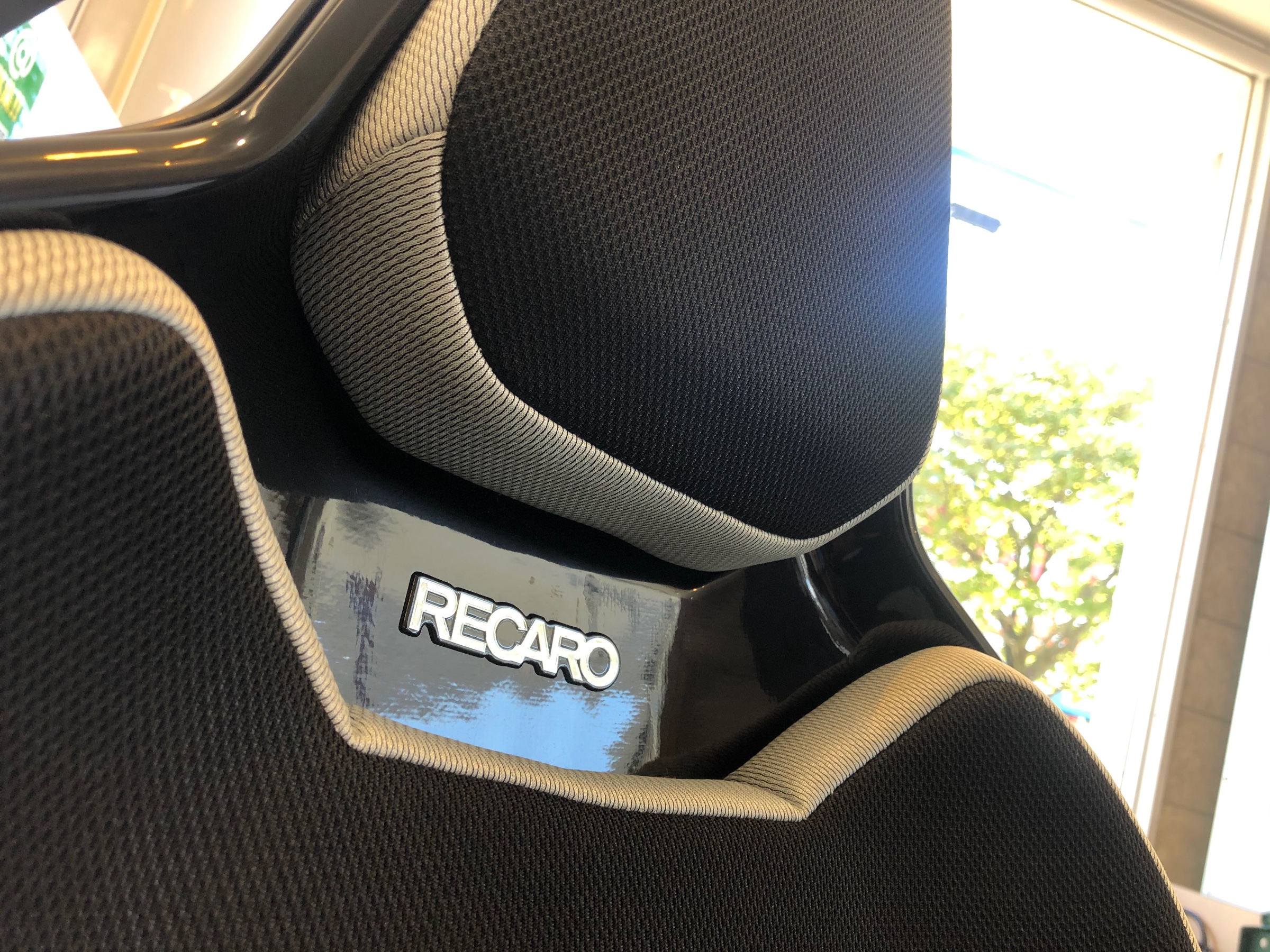 RECARO 話題の新商品【 RCS 】を“一足先に” スタッフ森浦が勝手に体感