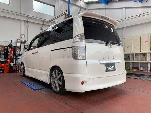 ◇TOYOTA VOXY [AZR60G] ステアリングラック交換4輪アライメント（簡易トー調整）◇ | トヨタ ヴォクシー  足まわり（サスペンション・ブレーキ） アライメント調整 | スタッフ 日記 | コクピット 荒井 | 車のカスタマイズにかかわるスタッフより