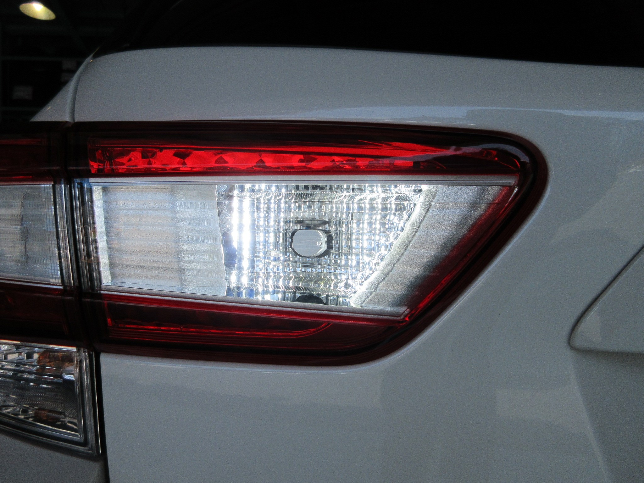 バックランプをより明るく 視認性アップ スバル インプレッサスポーツ Hid Led その他電装系 Hid Led その他電装系 電装系関連パーツ取付 Staff日記 コクピット さつま貝塚 車のカスタマイズにかかわるスタッフより