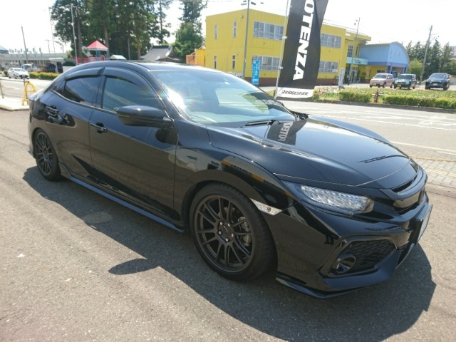 Fk7シビック Rossomodello ロッソモデロ マフラー取り付け ホンダ シビックタイプr 吸 排気系 吸 排気系 吸排気系関連パーツ取付 スタッフ日記 コクピット 107 車のカスタマイズにかかわるスタッフより