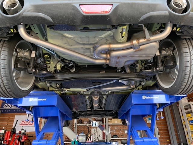 ◇SUZUKI SWIFT SPORT [ZC33S] FUJITSUBO AUTHORIZE R マフラー