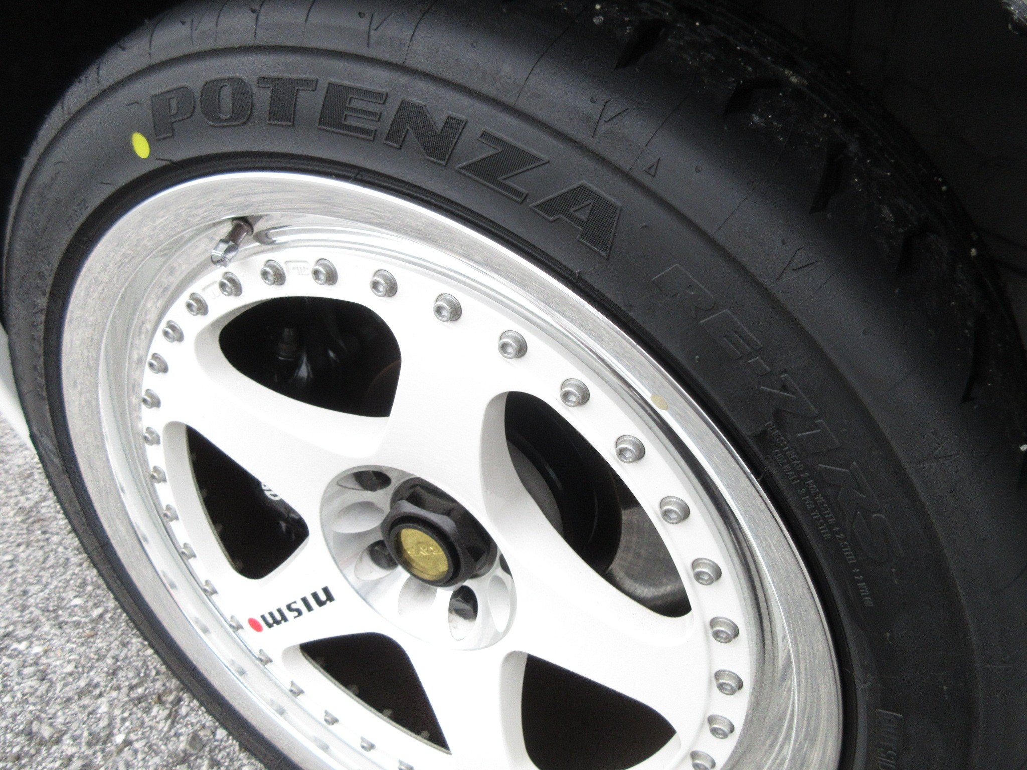 超希少車 BNR32スカイラインGT-R VspecⅡ N1 にPOTENZA RE-71RS