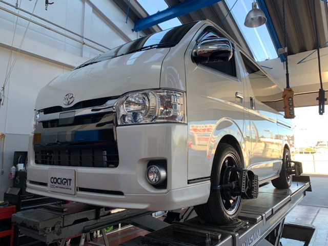 ◇TOYOTA HIACE [KDH206V] GANADORマフラー取付&VALENTI