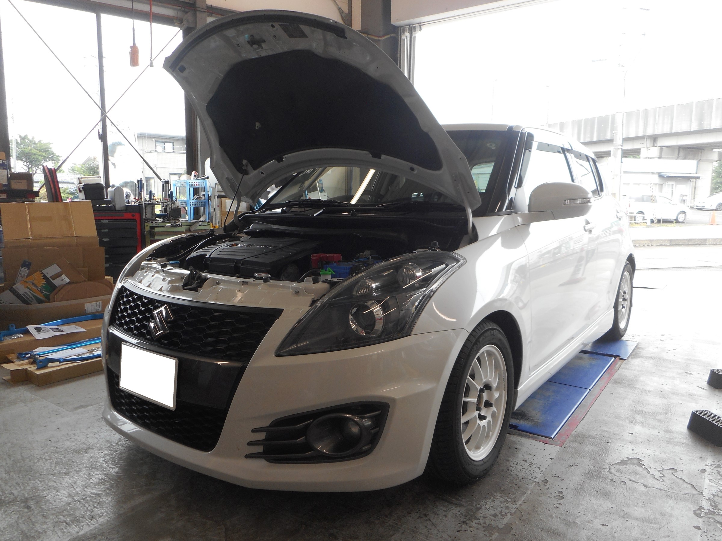 スイフトスポーツ ZC32S CUSCO補強パーツ取り付けます。 | スズキ