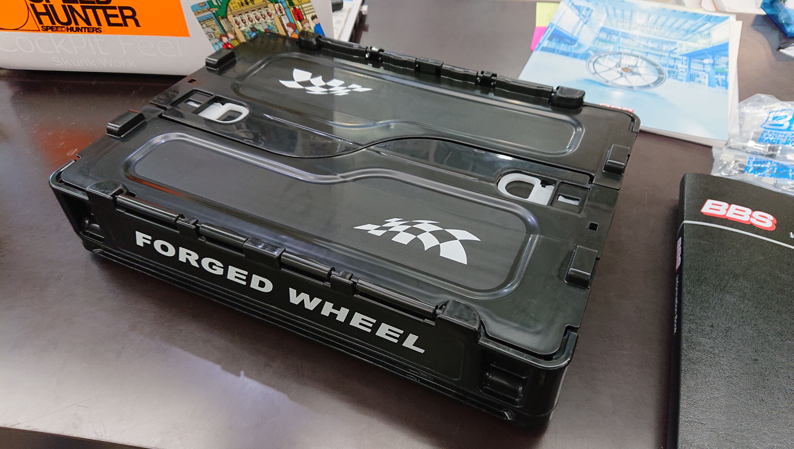 s Japan Tanzo Club に 新たな入会特典が登場しました Feel Book スタイルコクピット フィール 車のカスタマイズにかかわるスタッフより