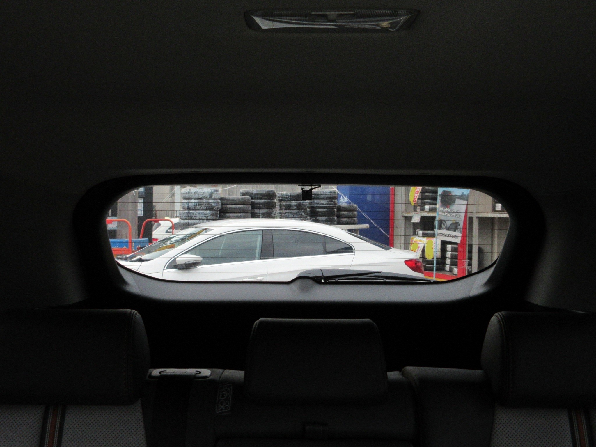 Rav4にデジタルルームミラー取り付け トヨタ Rav4 Av カーナビ ドライブレコーダー Etc Av カーナビ ドライブレコーダー Etc Etc取付 セットアップ Staff日記 コクピット さつま貝塚 車のカスタマイズにかかわるスタッフより