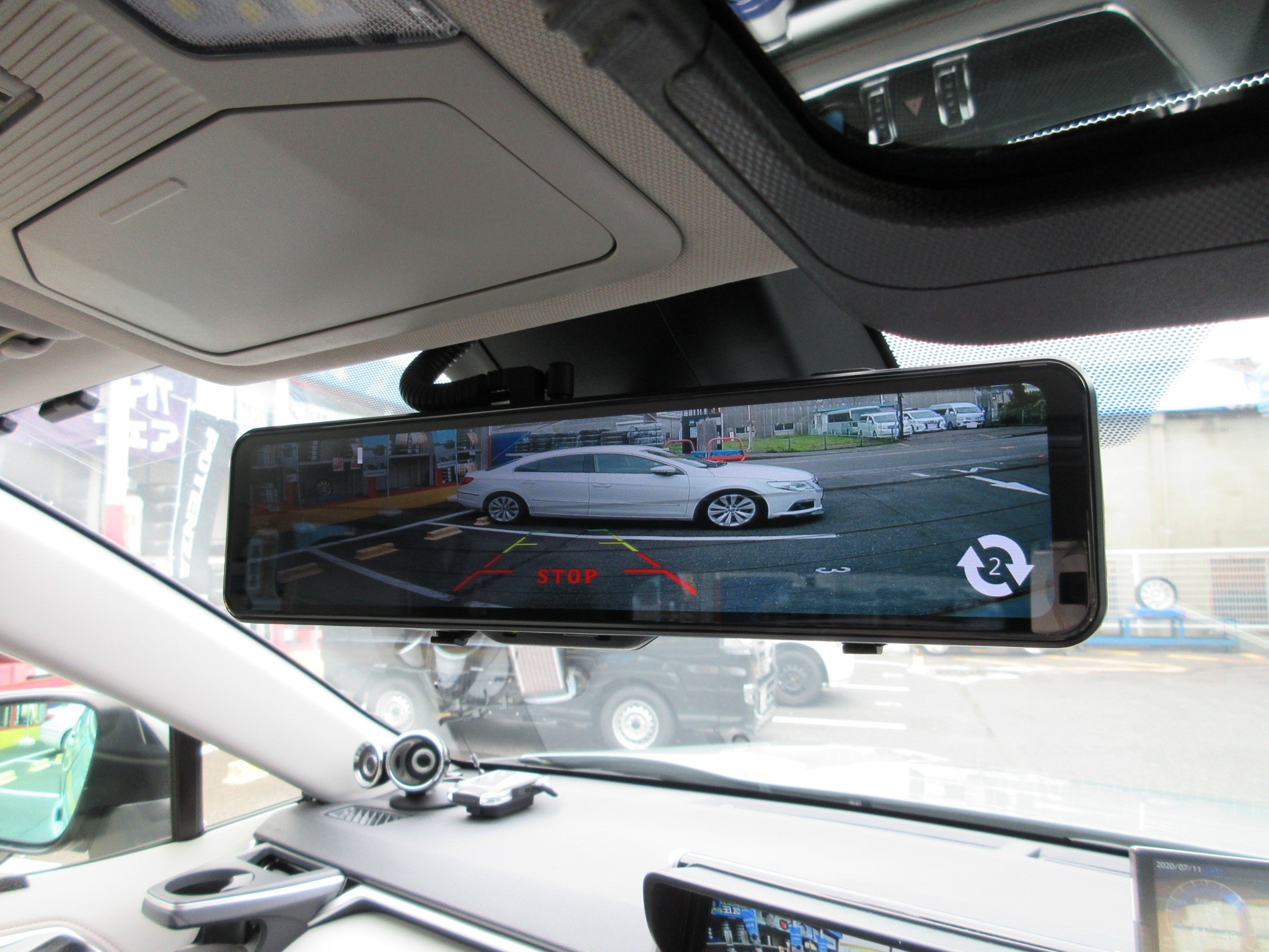 Rav4にデジタルルームミラー取り付け トヨタ Rav4 Av カーナビ ドライブレコーダー Etc Av カーナビ ドライブレコーダー Etc Etc取付 セットアップ Staff日記 コクピット さつま貝塚 車のカスタマイズにかかわるスタッフより