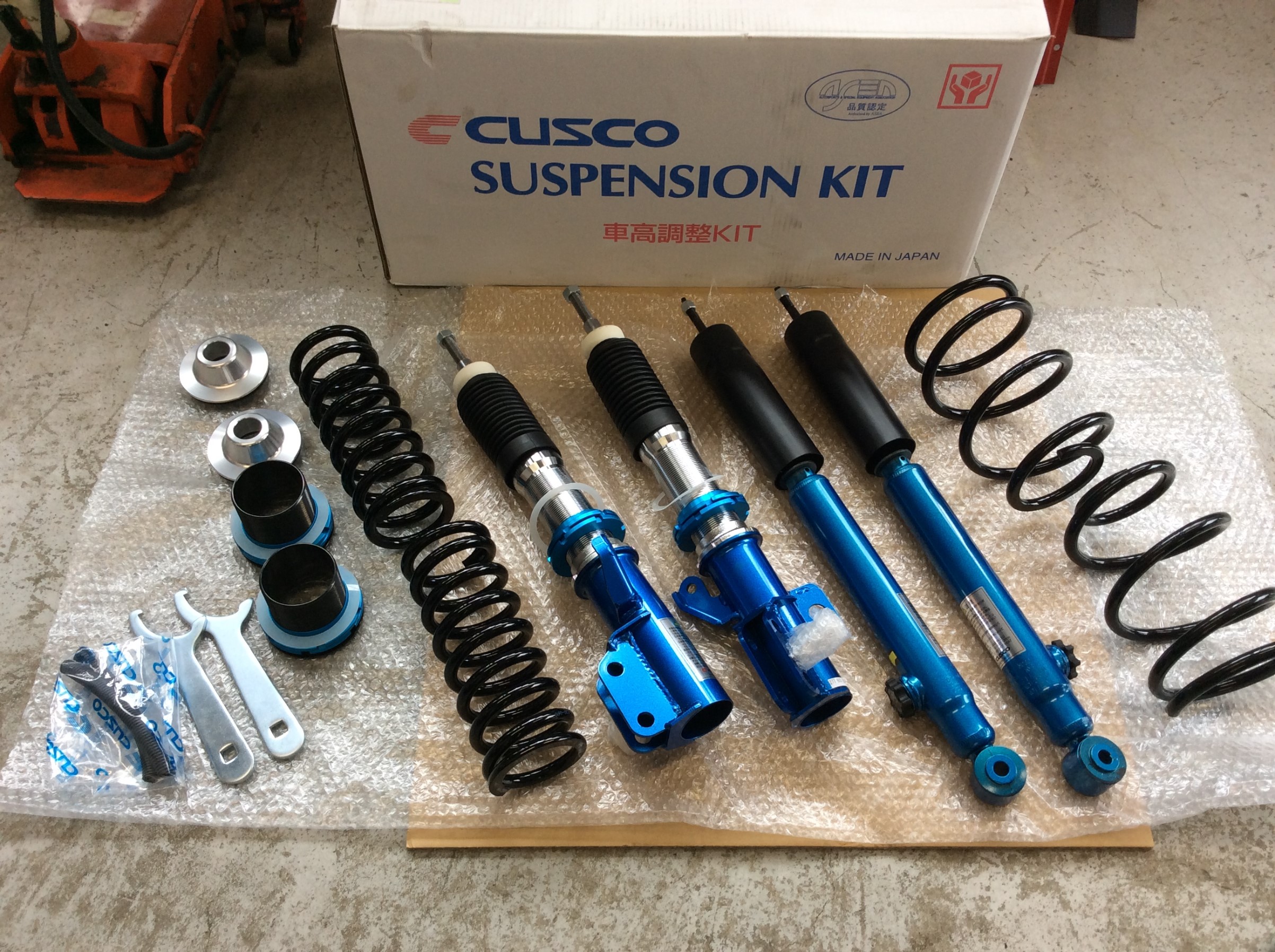 HE12　e-power・NISMO　E12 ノート 　HKS 　車高調 HKS サイレントハイパワー マフラー ノート NISMO E12改