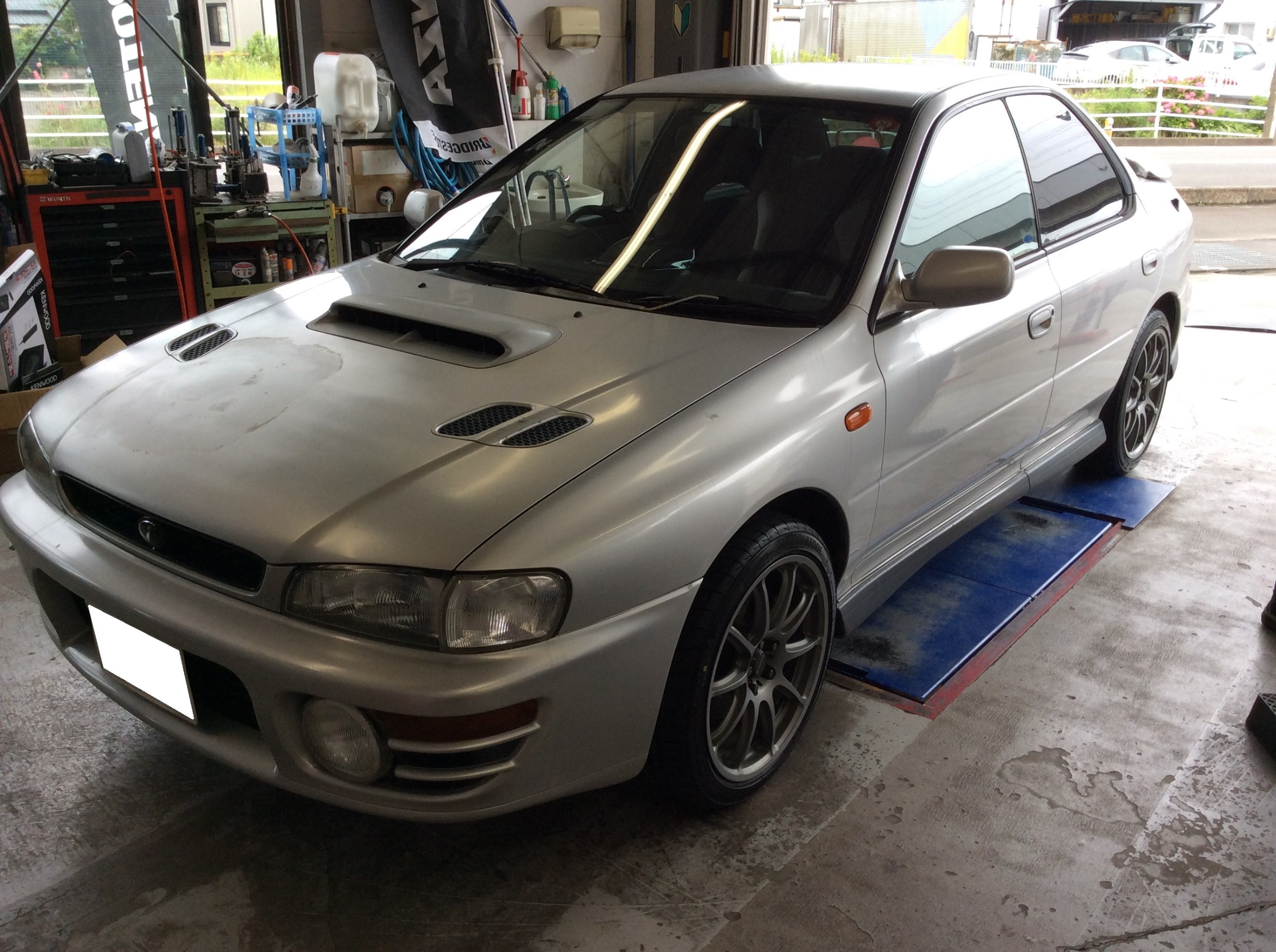 タイヤ交換 | スタッフ日記 | コクピット 名取 | 車のカスタマイズに