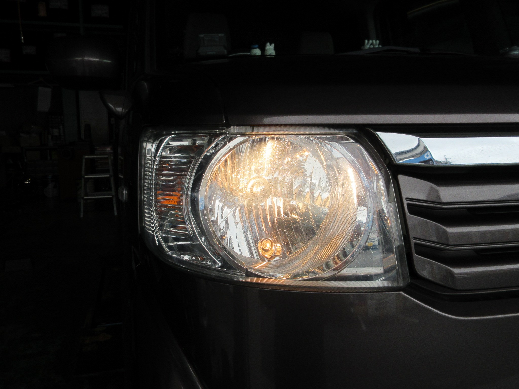 お手軽にヘッドライトを明るく 白くしませんか Hid Led その他電装系 Hid Led その他電装系 電装系関連パーツ取付 Staff日記 コクピット さつま貝塚 車のカスタマイズにかかわるスタッフより