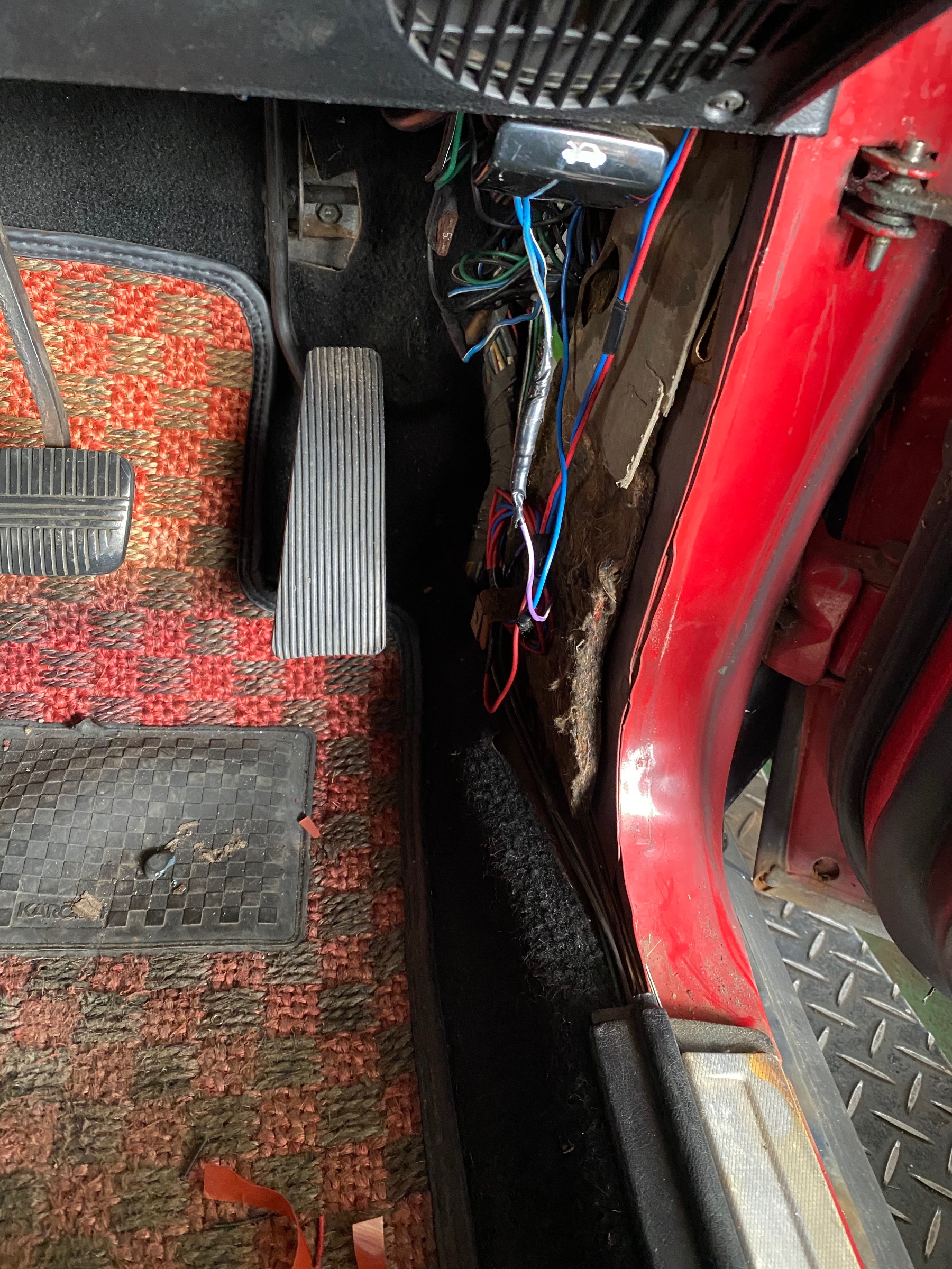 名車復活作戦シリーズ DR30スカイライン 2回裏 | スタッフ日記