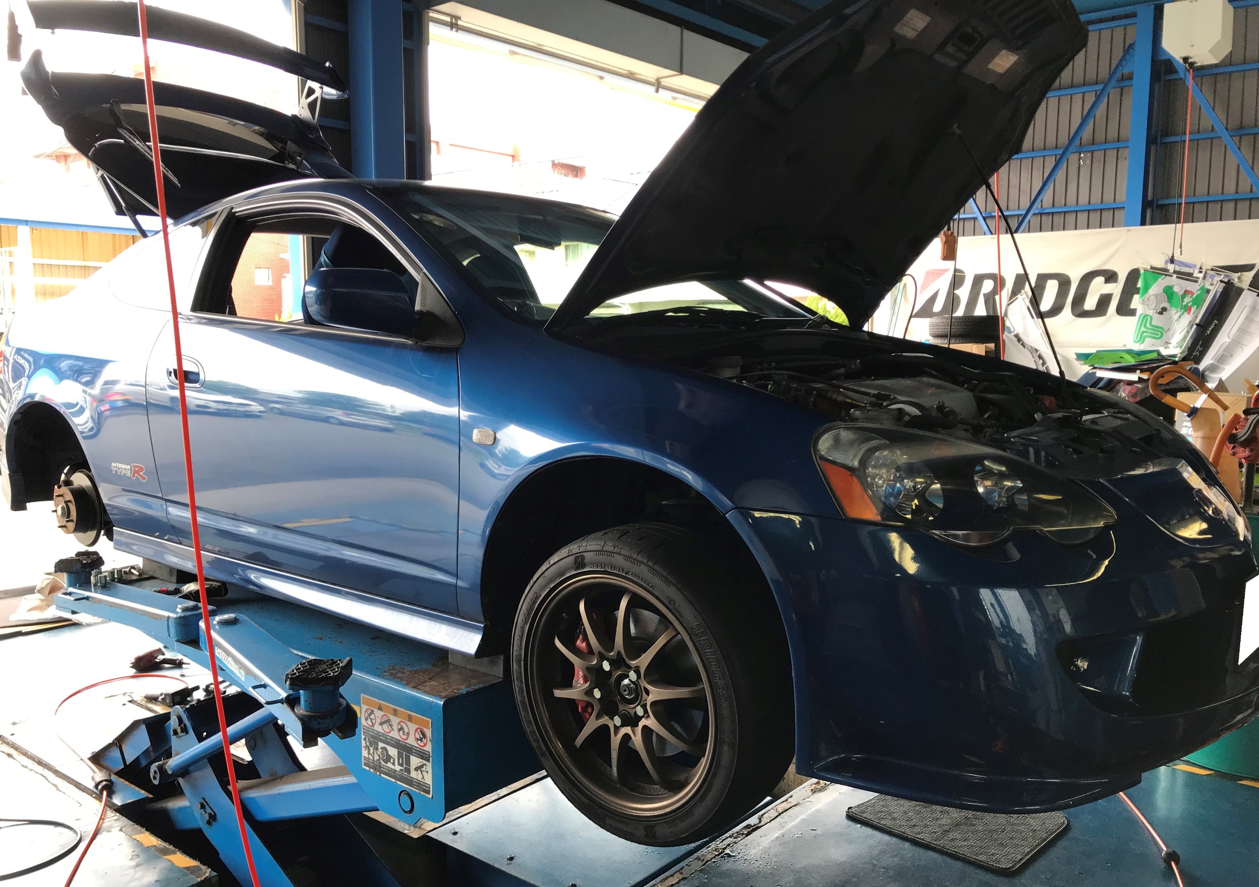 Ohlins オーリンズ Dfv オーバーホール ホンダ インテグラ タイプr 足まわり サスペンション ブレーキ スタッフ日記 スタイルコクピット ズーム 車のカスタマイズにかかわるスタッフより