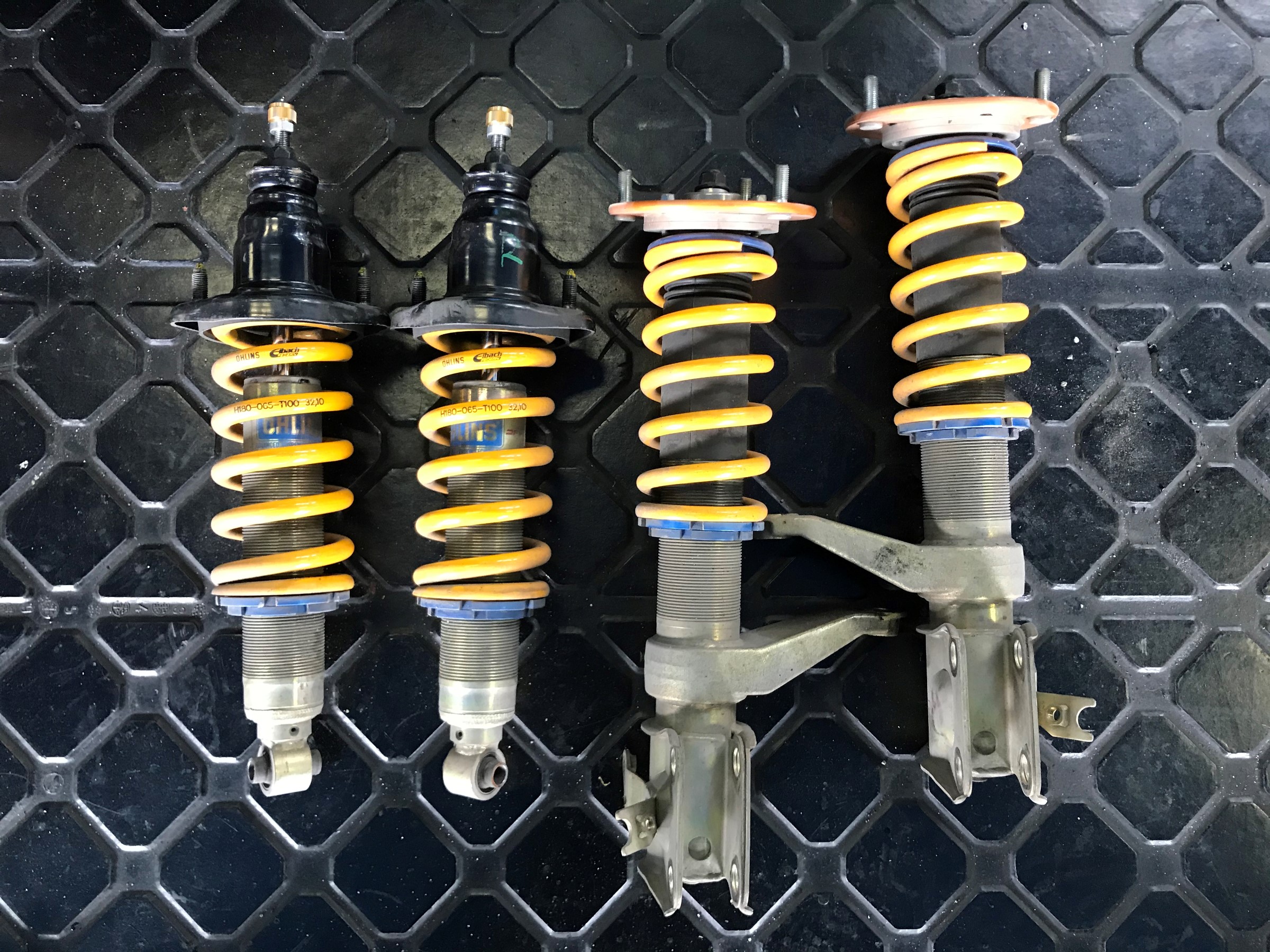 Ohlins オーリンズ Dfv オーバーホール ホンダ インテグラ タイプr 足まわり サスペンション ブレーキ スタッフ日記 スタイルコクピット ズーム 車のカスタマイズにかかわるスタッフより