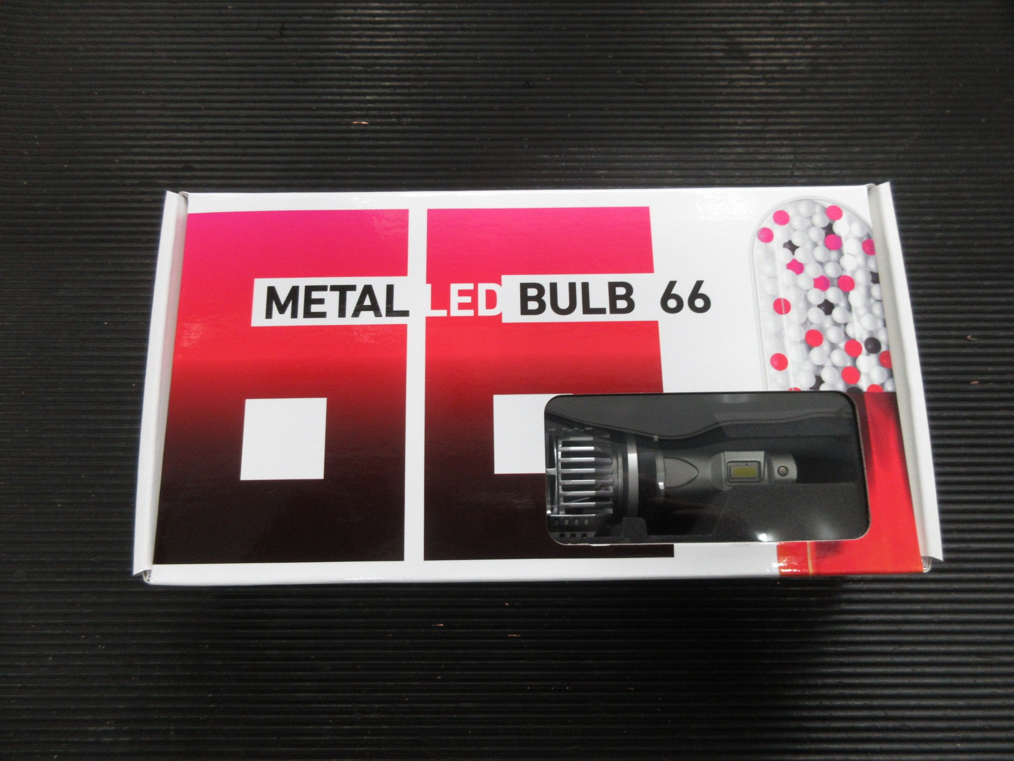 簡単に言うと 明るすぎ 爆光でおなじみ Brex Metal Led Bulb 66 を3台のお車に取り付けました トヨタ ランドクルーザープラド 店長アサコのブログ コクピット 55 車のカスタマイズにかかわるスタッフより