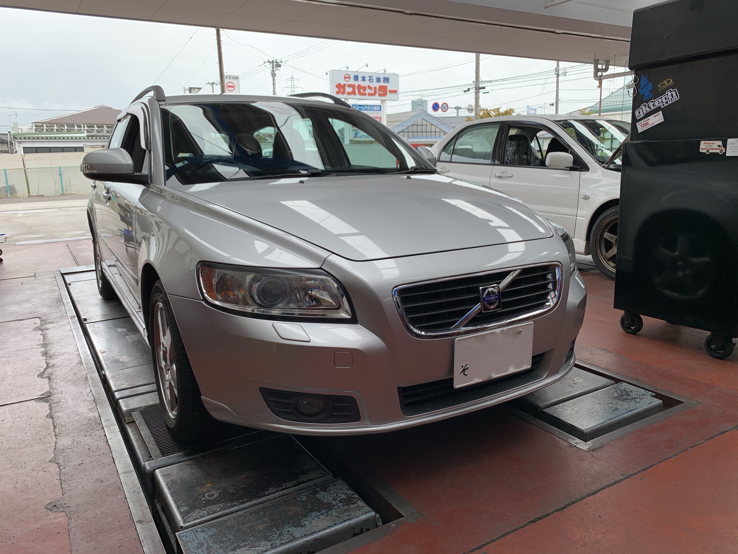 ボルボ V50 SACHS サスキット | ボルボ V50 | スタッフ 日記  