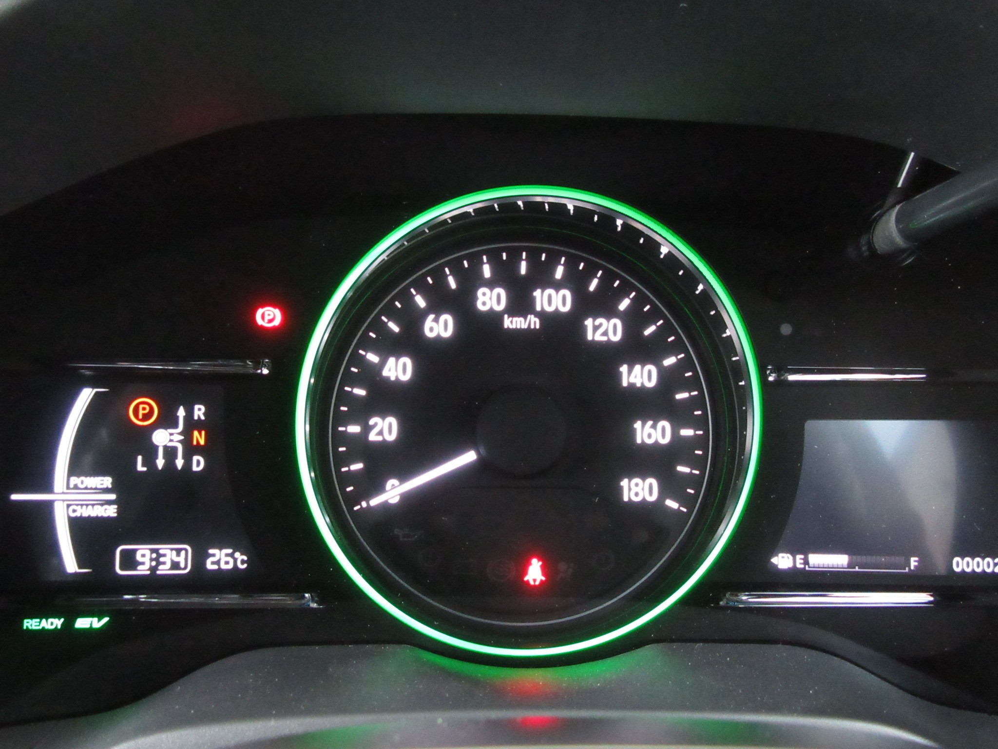 新車のヴェゼル ハイブリッド AWD（RU4）を “どっさり